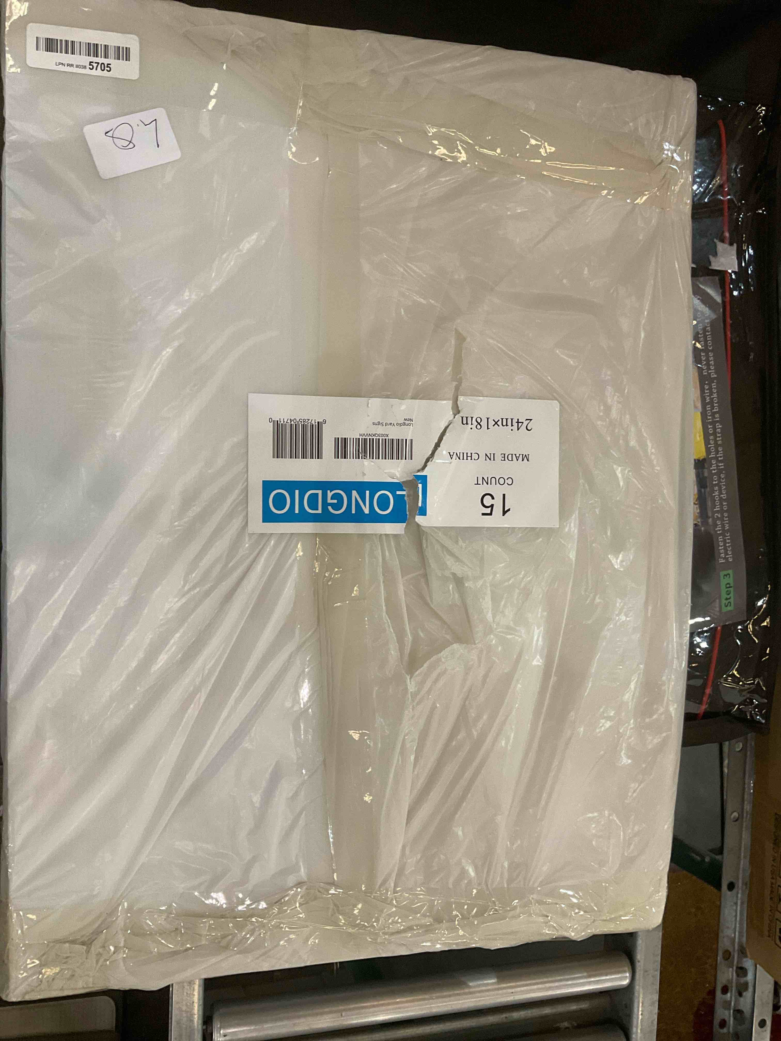 https://s3.amazonaws.com/lotting-images-prod/BargainHunt/EXS00447961_1710255122144.jpeg