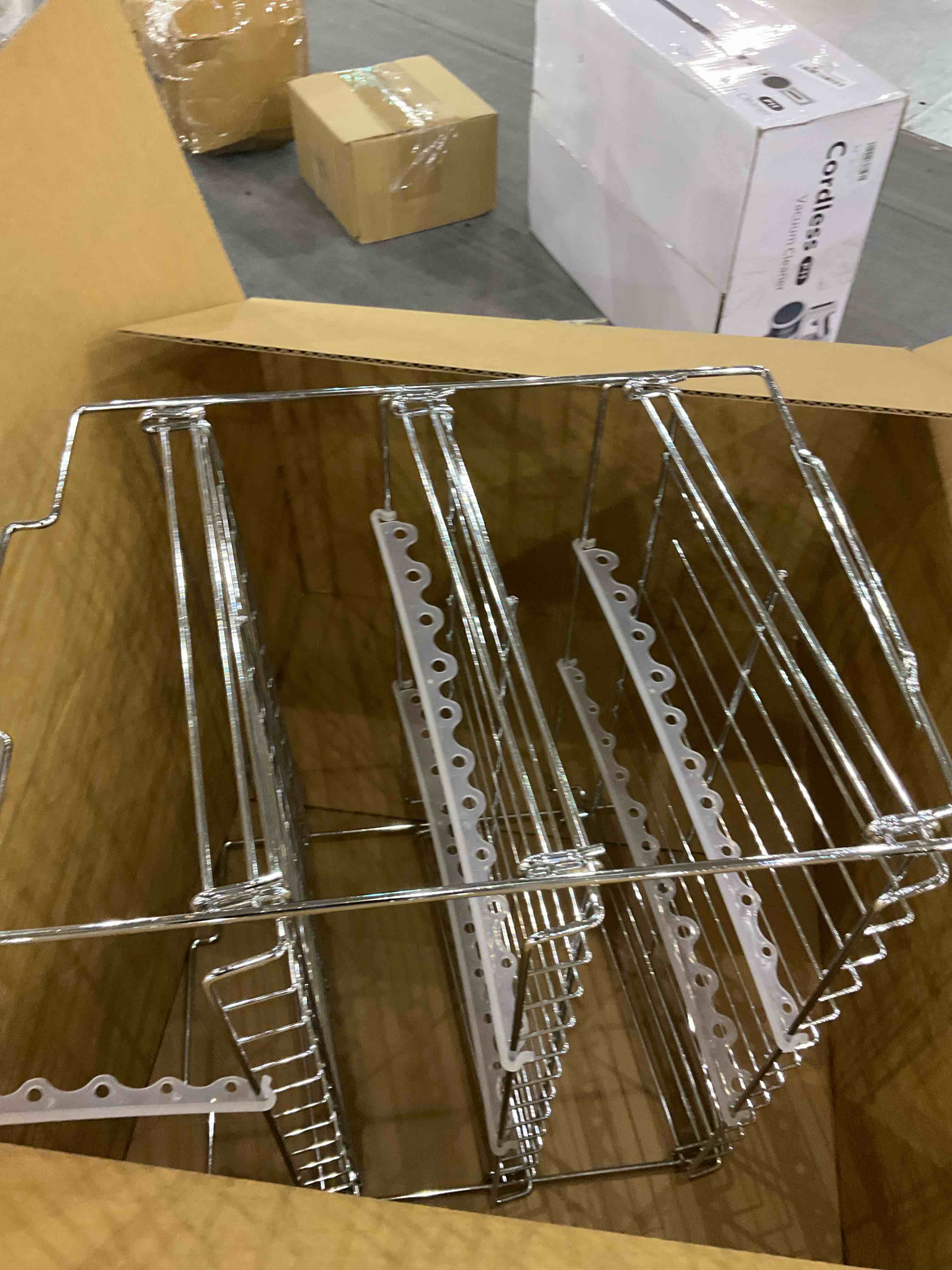 https://s3.amazonaws.com/lotting-images-prod/BargainHunt/EXS00448506_1710159772504.jpeg