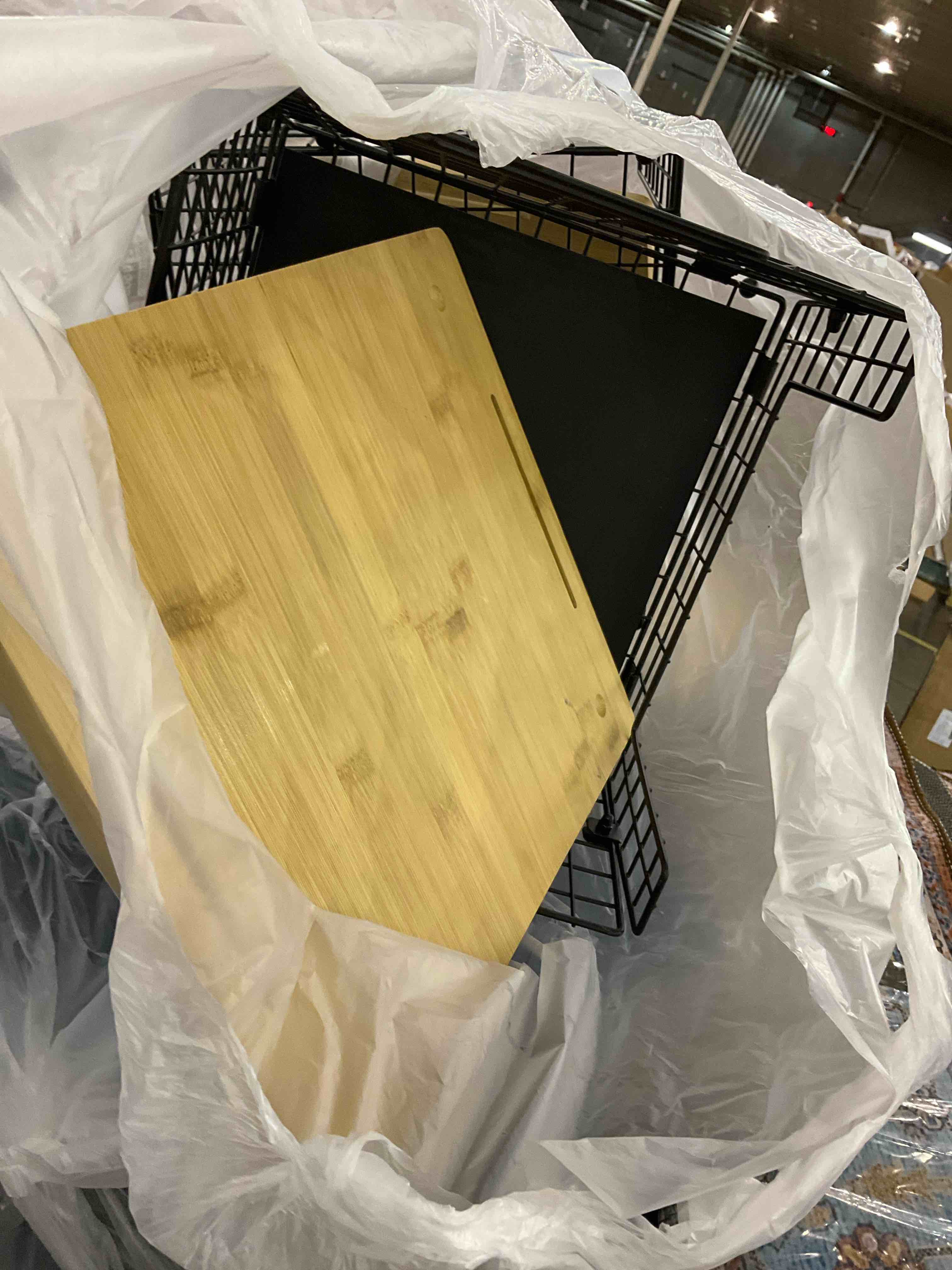 https://s3.amazonaws.com/lotting-images-prod/BargainHunt/EXS00448509_1709904095012.jpeg