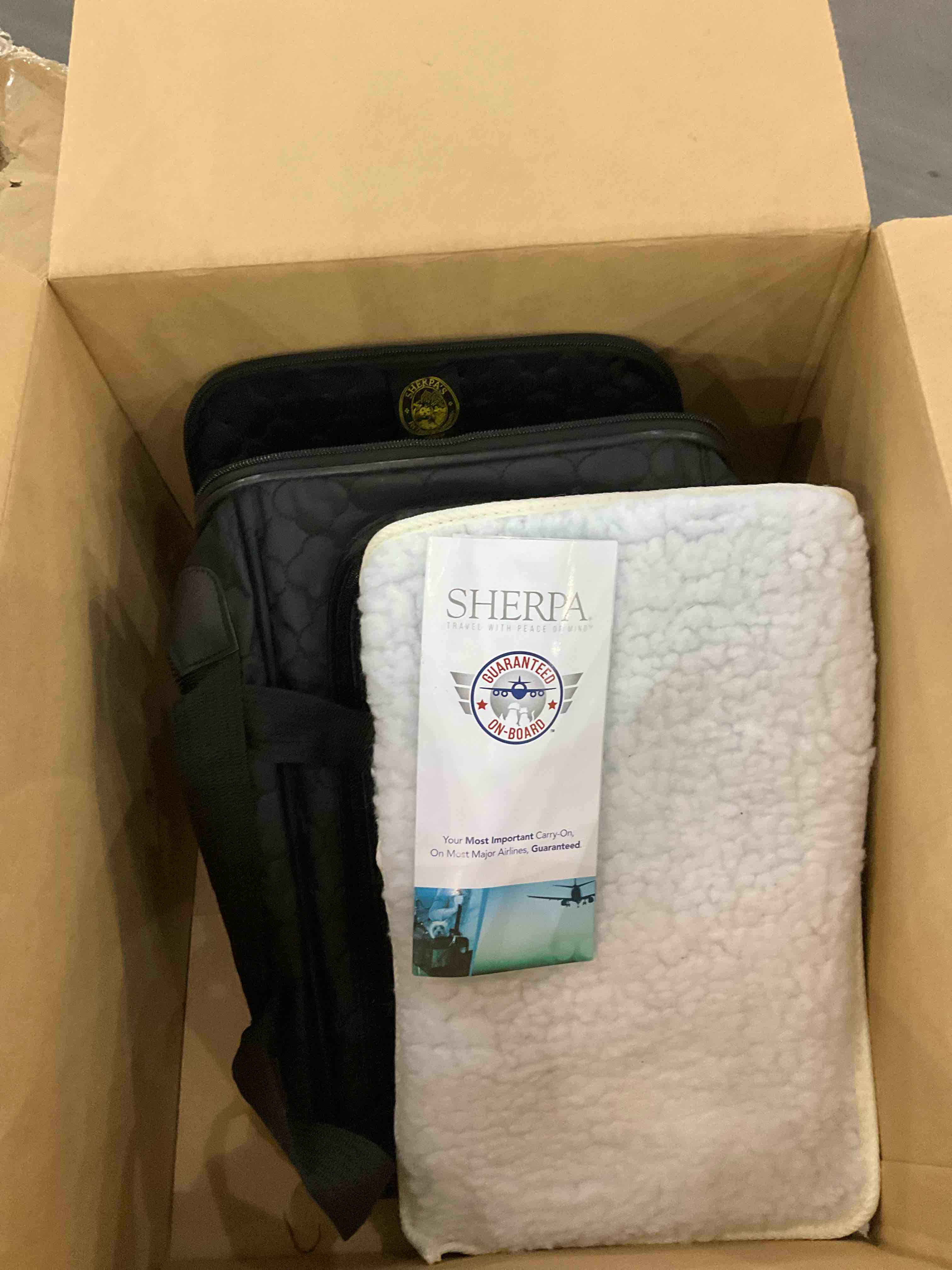 https://s3.amazonaws.com/lotting-images-prod/BargainHunt/EXS00448516_1710159200597.jpeg