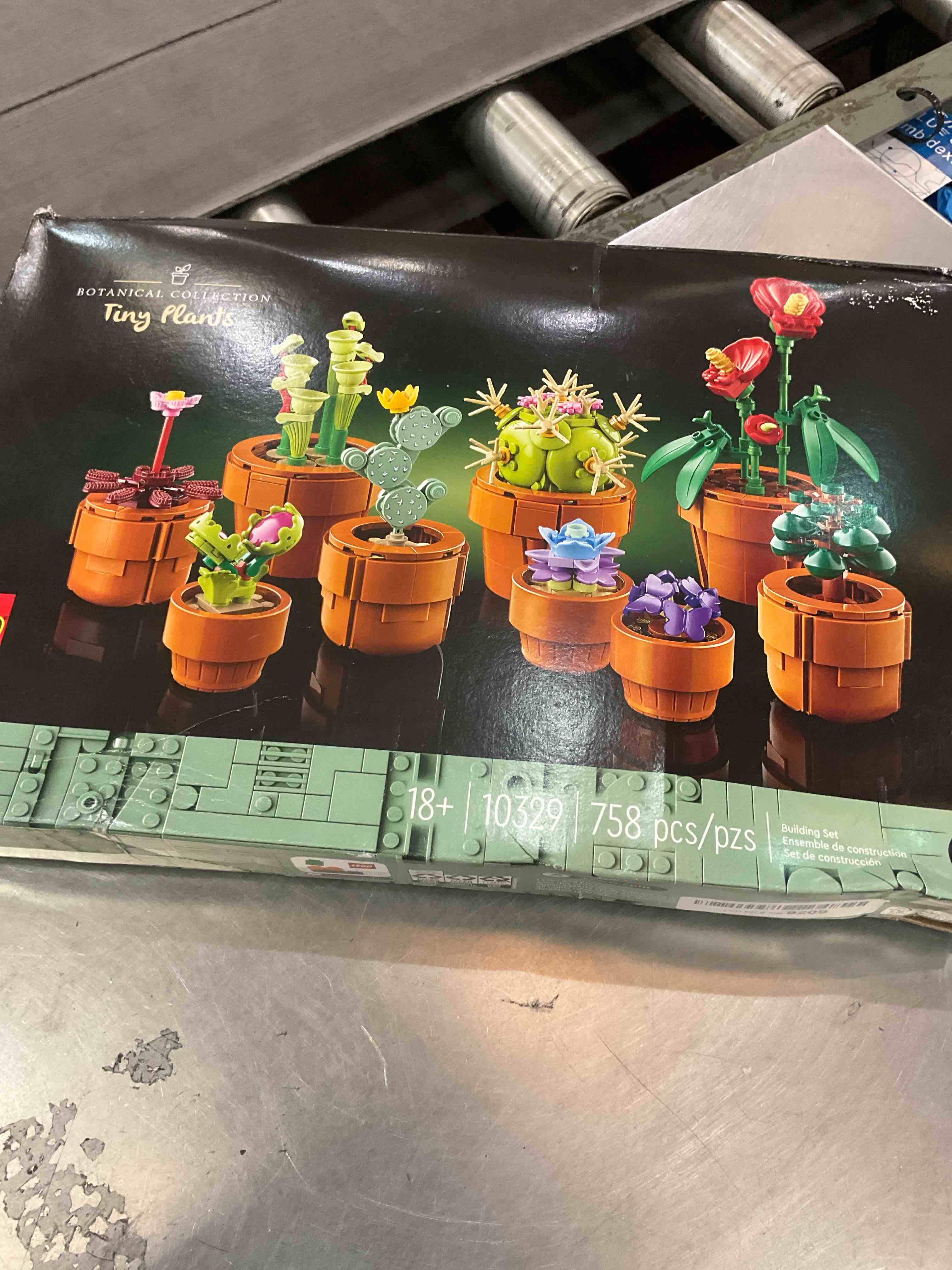 LEGO Icons Tiny Plants Building Set, Cactus D??cor Gift Idea for Flower-Lovers, Carnivorous, Tropical and Arid Flora, Build and Display, Botanical Collection, Creative Building Sets for Adults, 10329