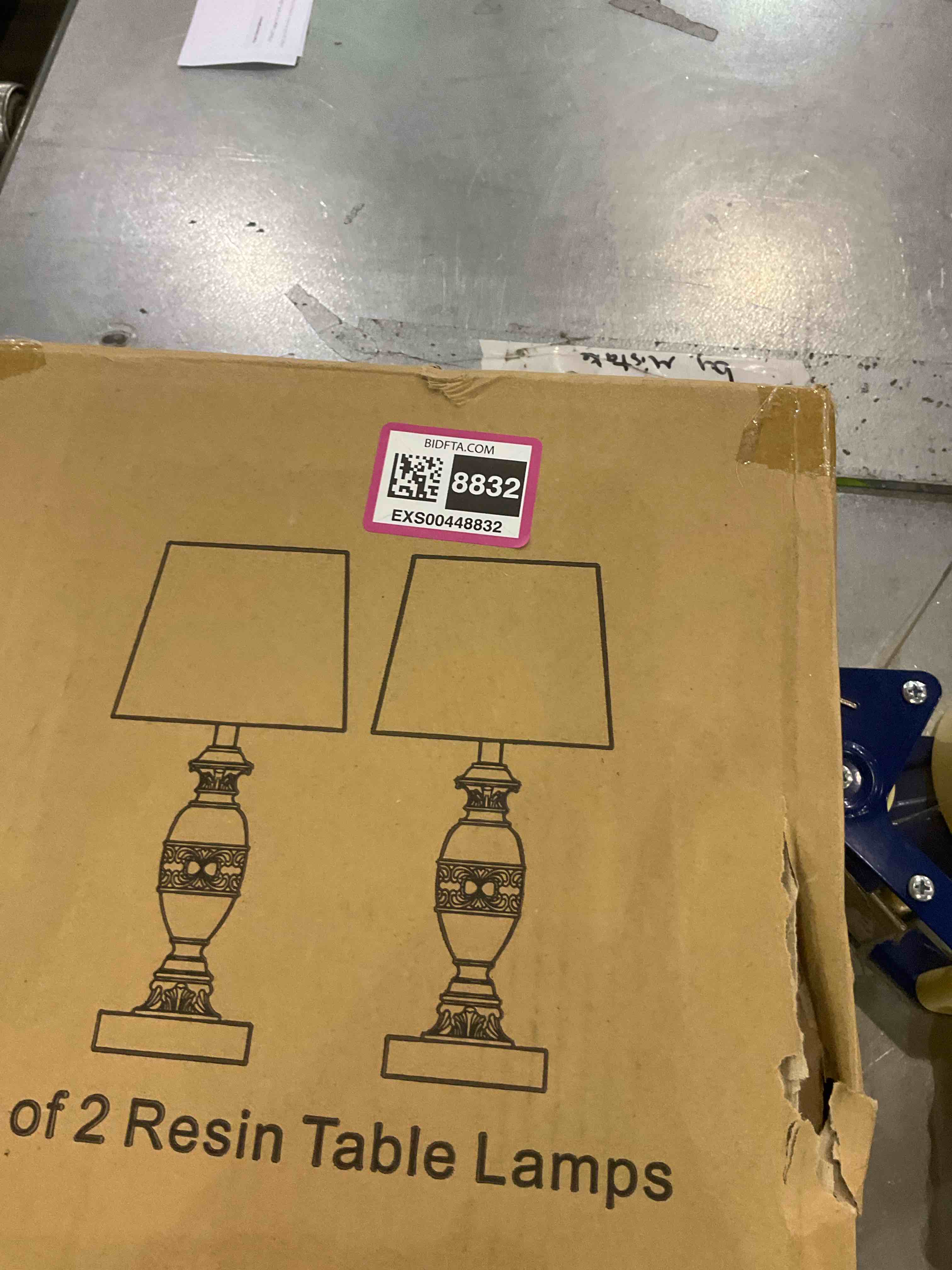 https://s3.amazonaws.com/lotting-images-prod/BargainHunt/EXS00448832_1712665315662.jpeg