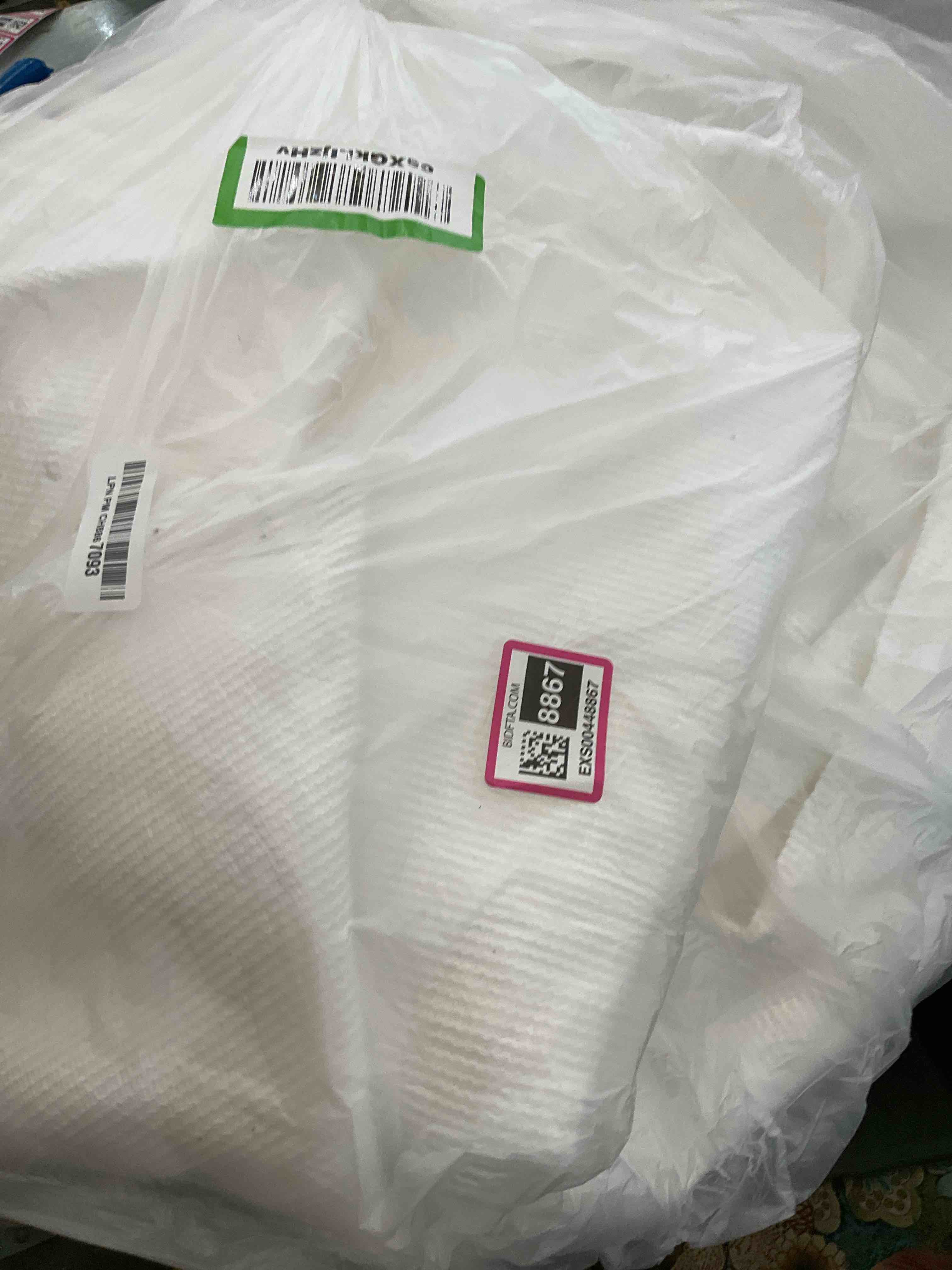 https://s3.amazonaws.com/lotting-images-prod/BargainHunt/EXS00448867_1713467492670.jpeg