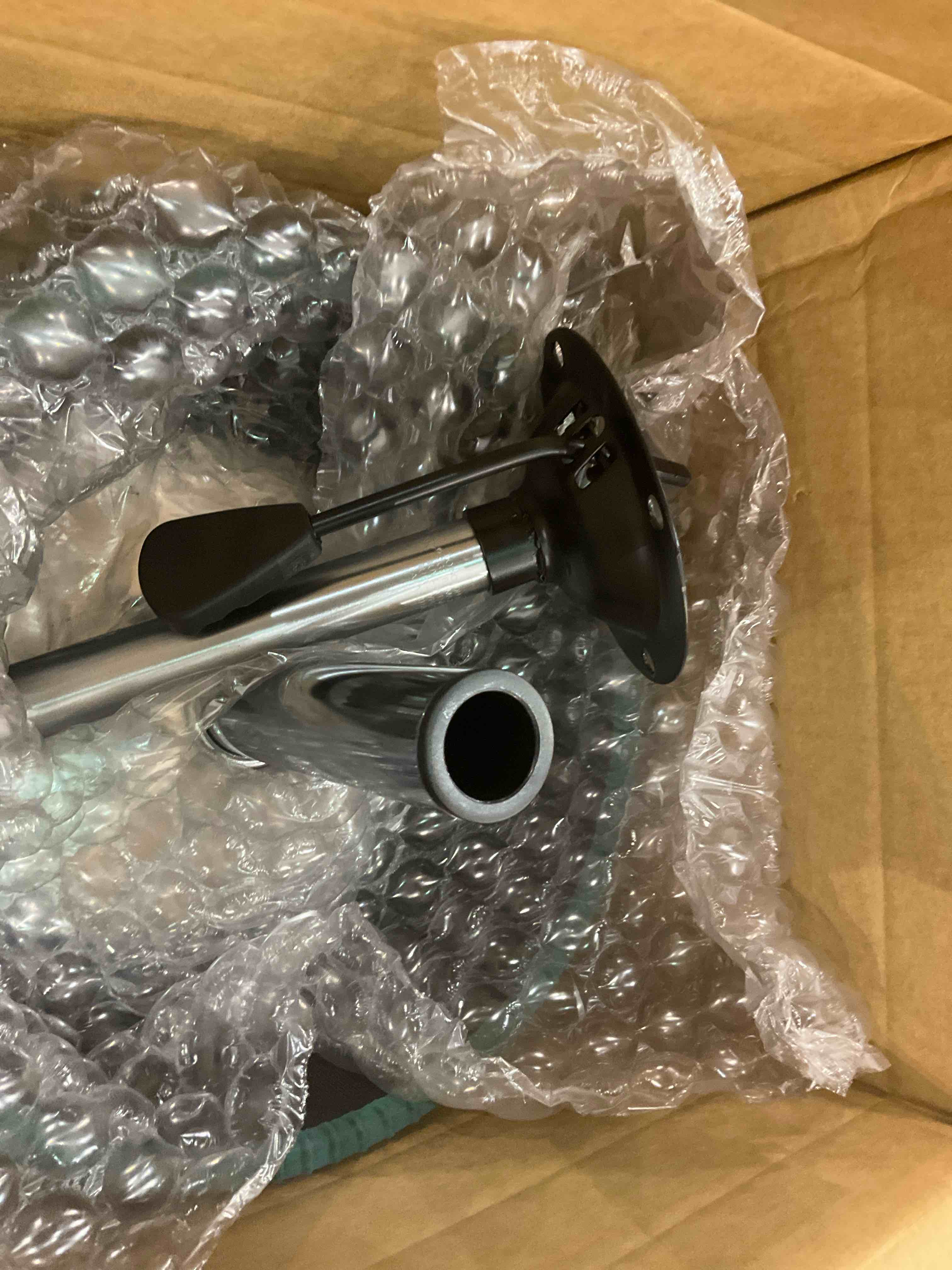 https://s3.amazonaws.com/lotting-images-prod/BargainHunt/EXS00448947_1713784975438.jpeg