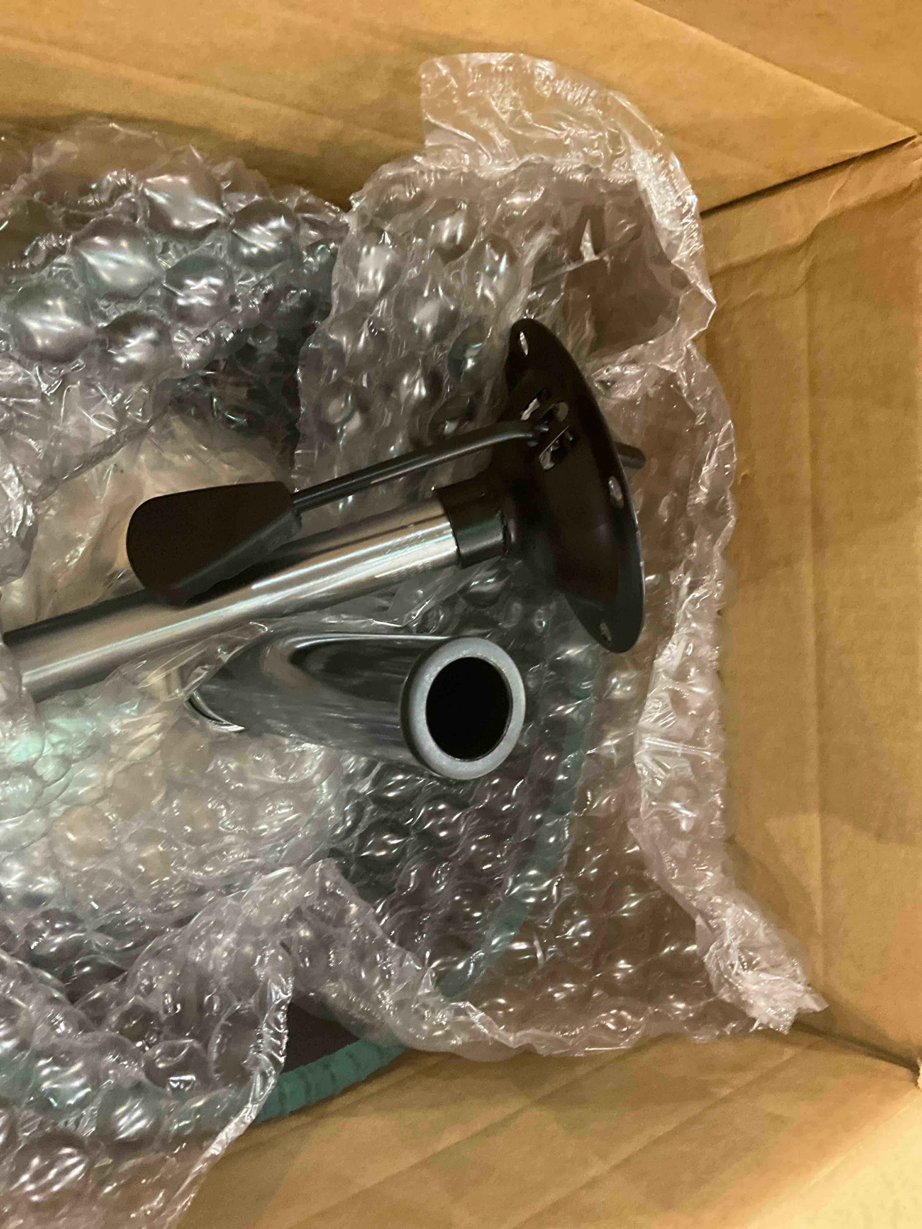 https://s3.amazonaws.com/lotting-images-prod/BargainHunt/EXS00448947_1713784976424.jpeg