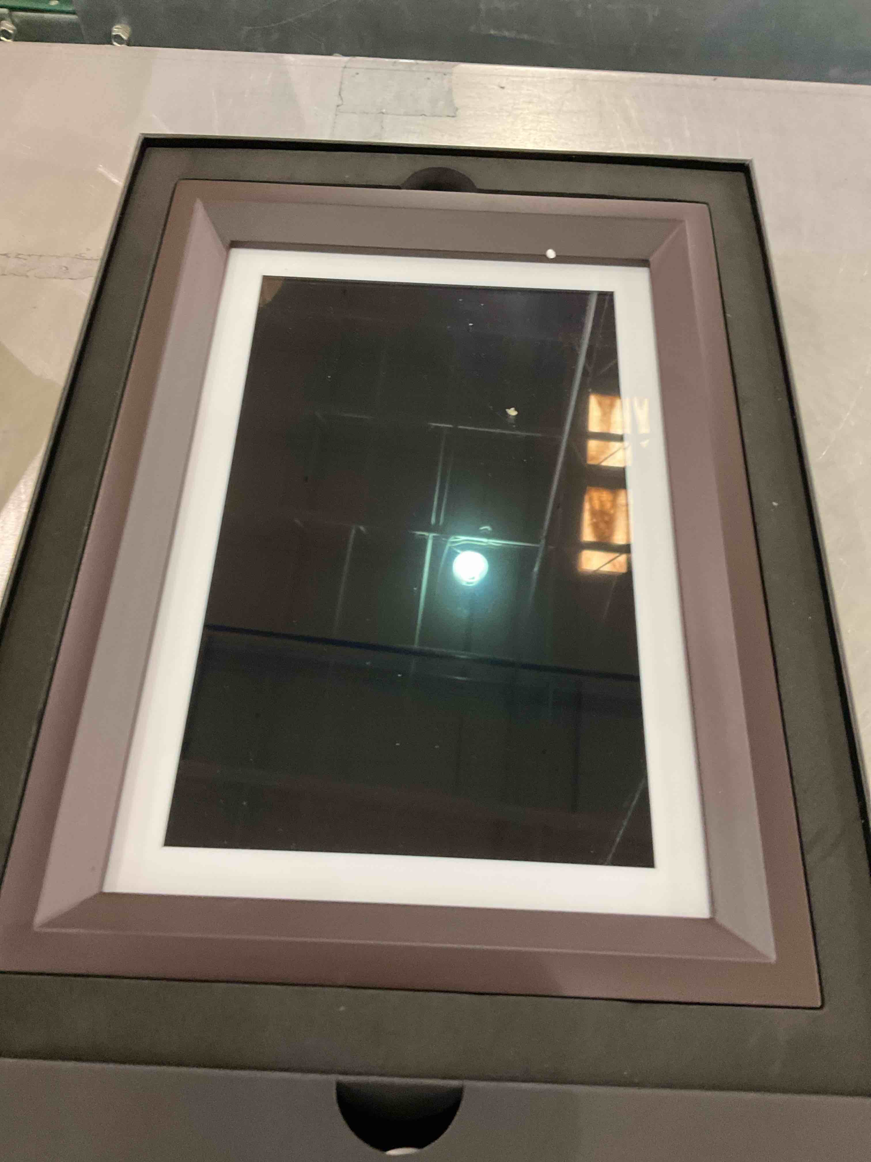 https://s3.amazonaws.com/lotting-images-prod/BargainHunt/EXS00449306_1709657593371.jpeg