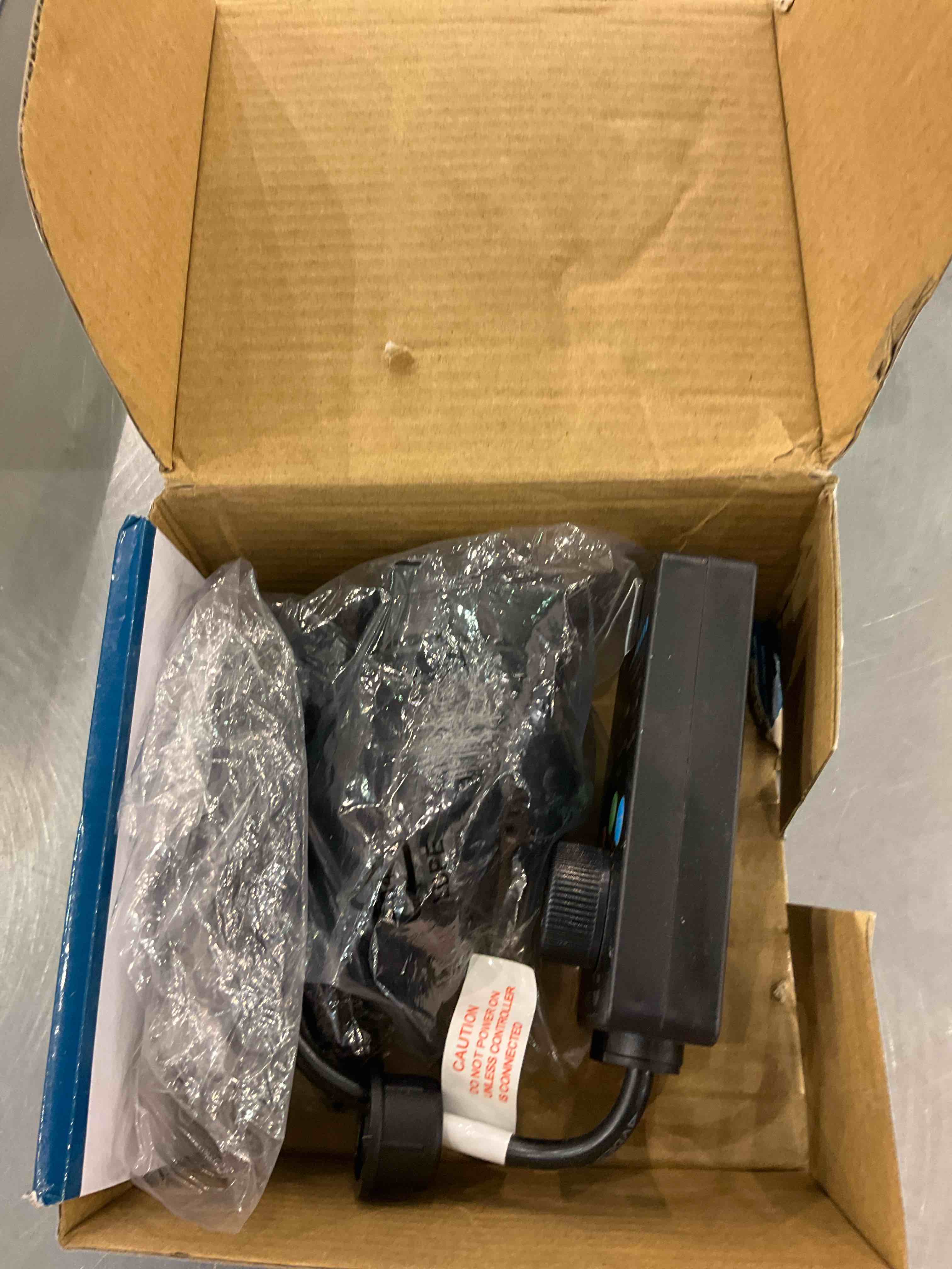 https://s3.amazonaws.com/lotting-images-prod/BargainHunt/EXS00449744_1710159229883.jpeg