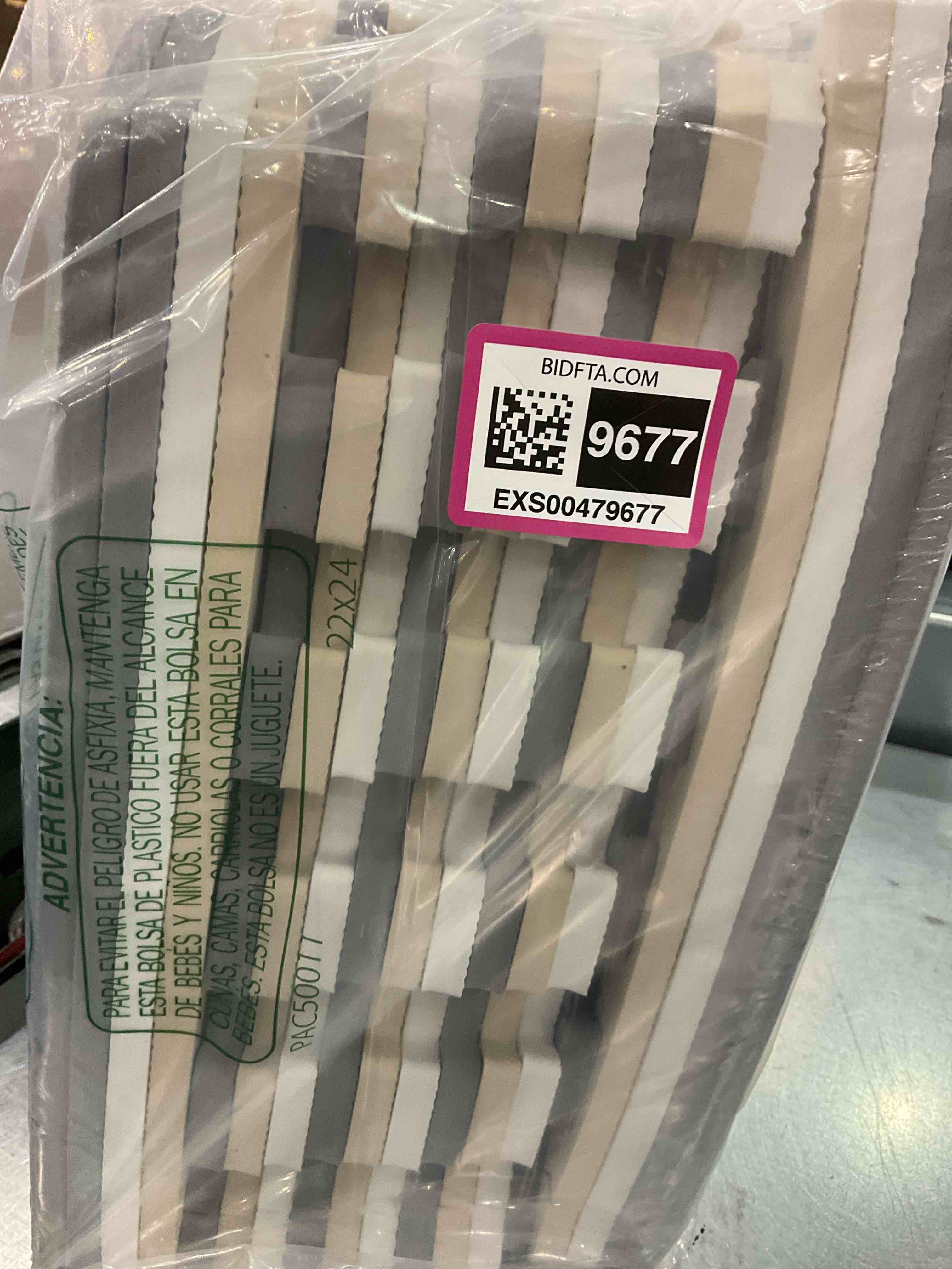 https://s3.amazonaws.com/lotting-images-prod/BargainHunt/EXS00479677_1709735847559.jpeg