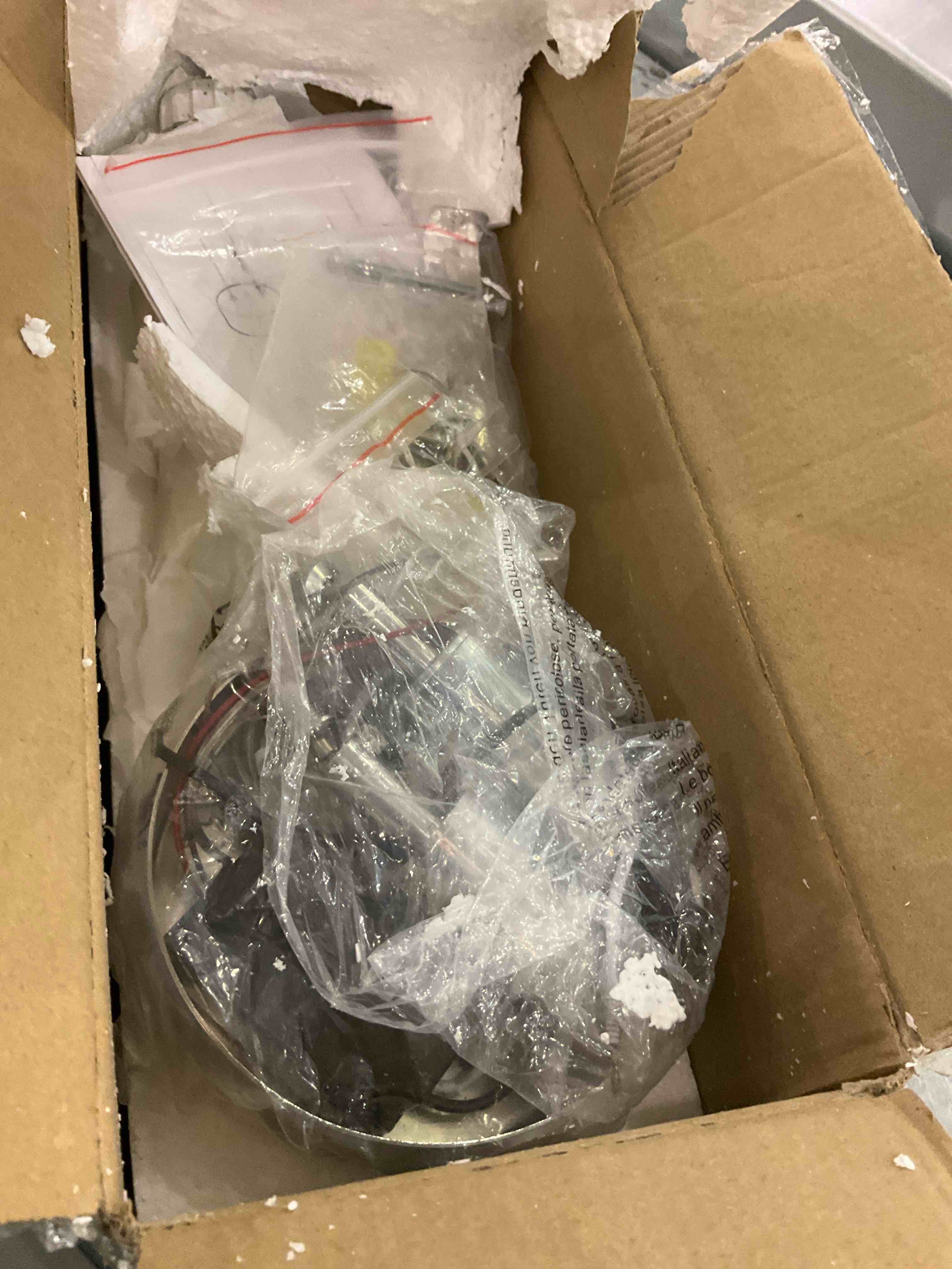 https://s3.amazonaws.com/lotting-images-prod/BargainHunt/EXS00479678_1709735914076.jpeg