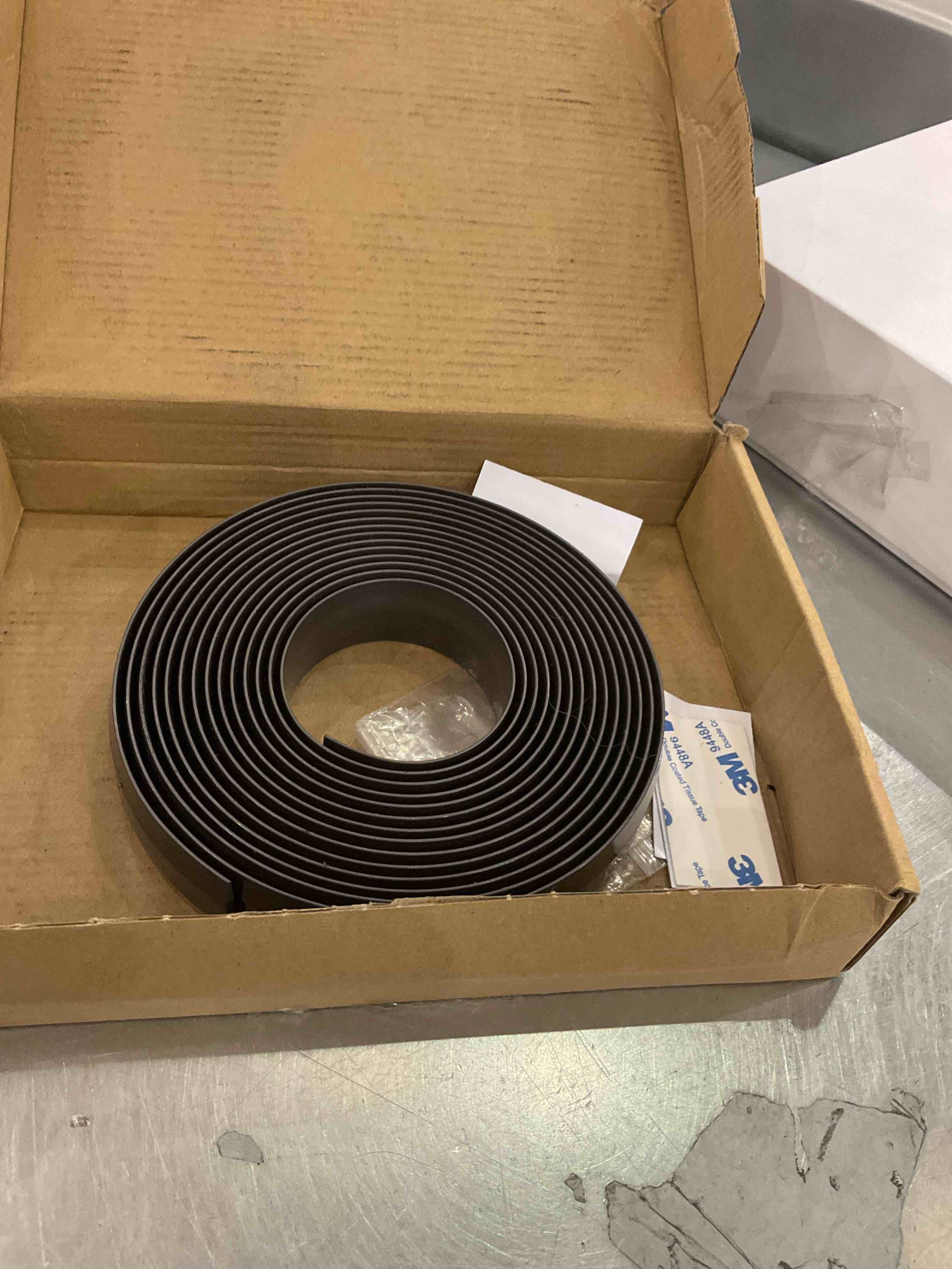 https://s3.amazonaws.com/lotting-images-prod/BargainHunt/EXS00479909_1709828938812.jpeg