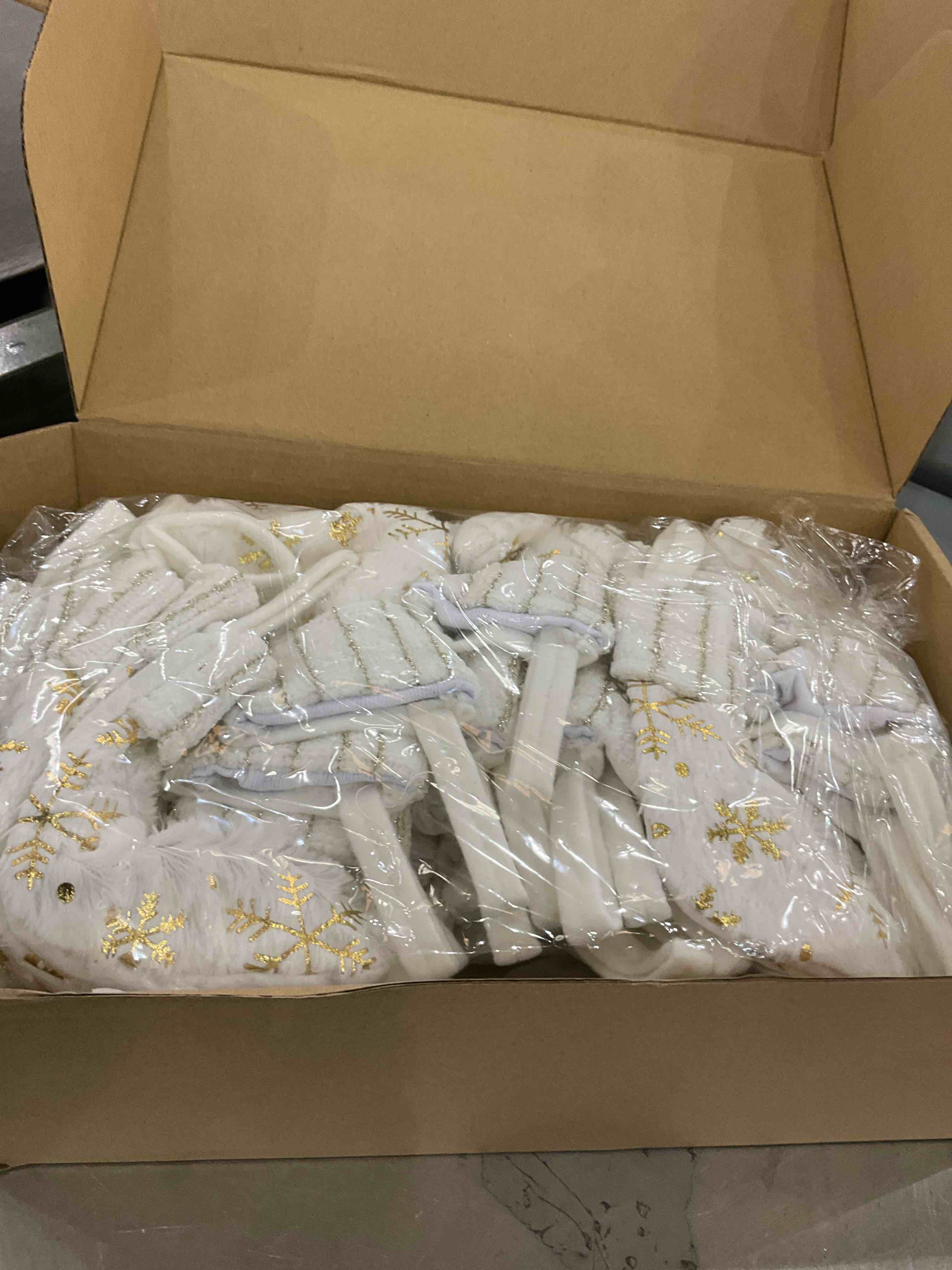 https://s3.amazonaws.com/lotting-images-prod/BargainHunt/EXS00479944_1709836784754.jpeg