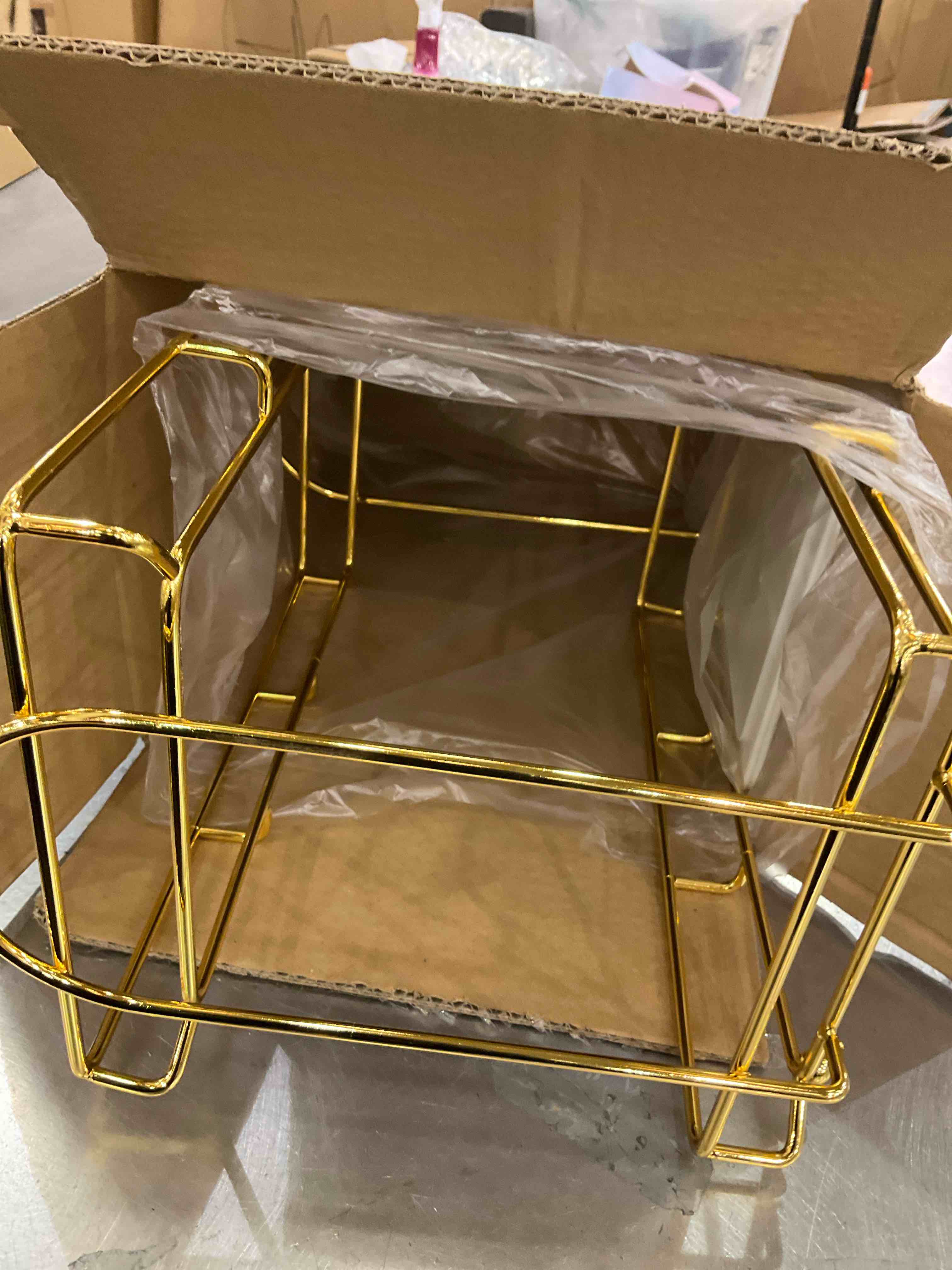 https://s3.amazonaws.com/lotting-images-prod/BargainHunt/EXS00479945_1709837170598.jpeg