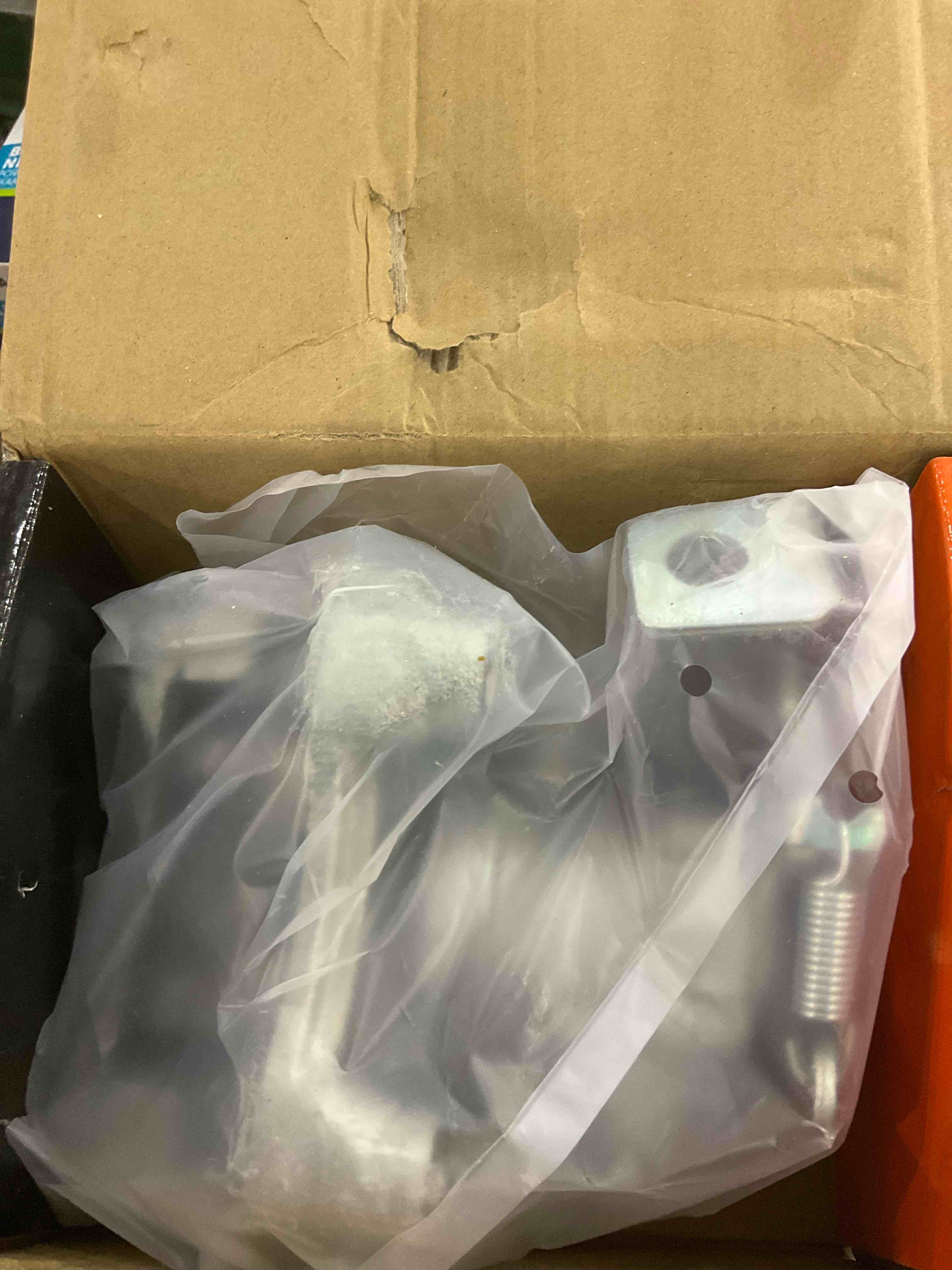 https://s3.amazonaws.com/lotting-images-prod/BargainHunt/EXS00500704_1710505421257.jpeg