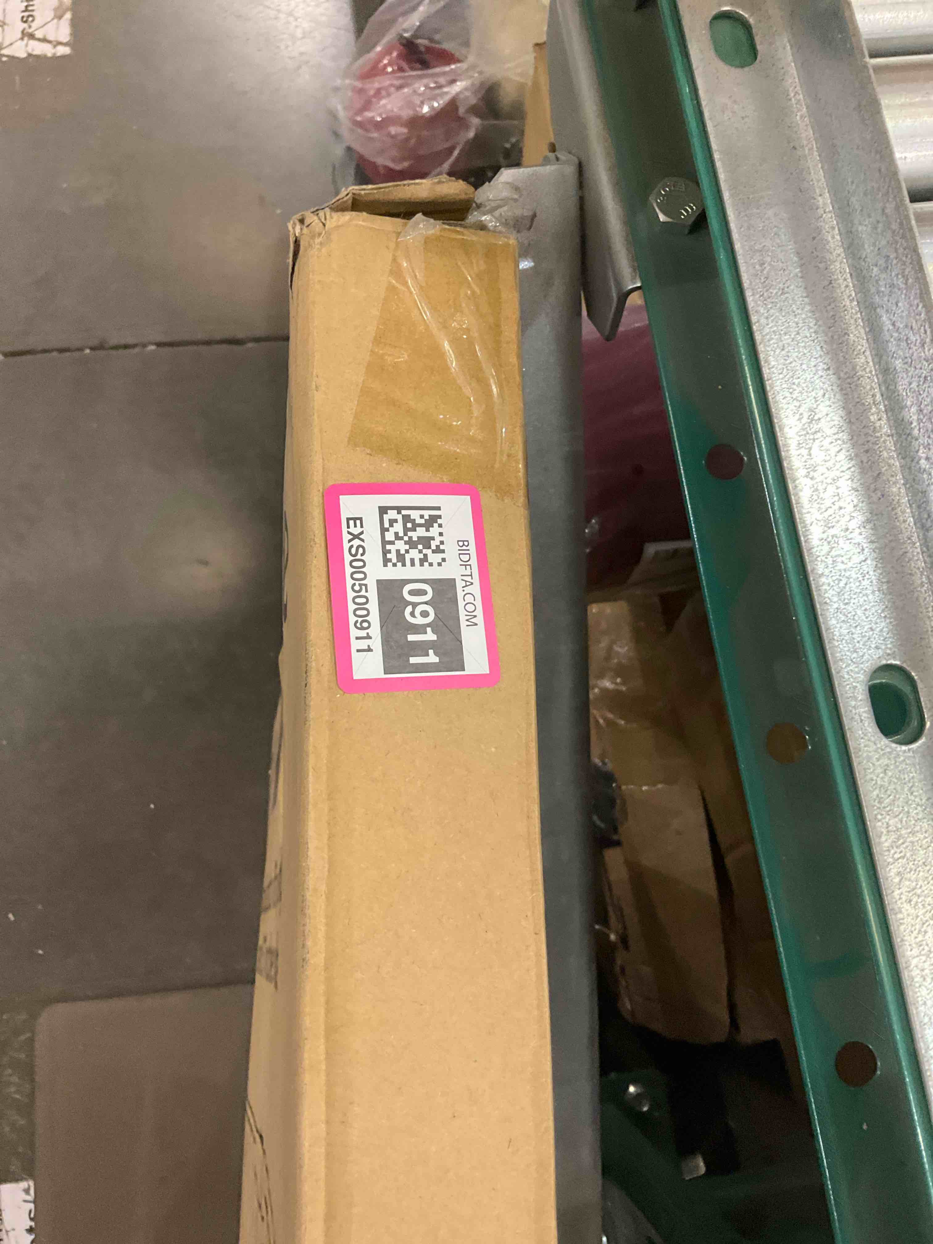 https://s3.amazonaws.com/lotting-images-prod/BargainHunt/EXS00500911_1710780933789.jpeg