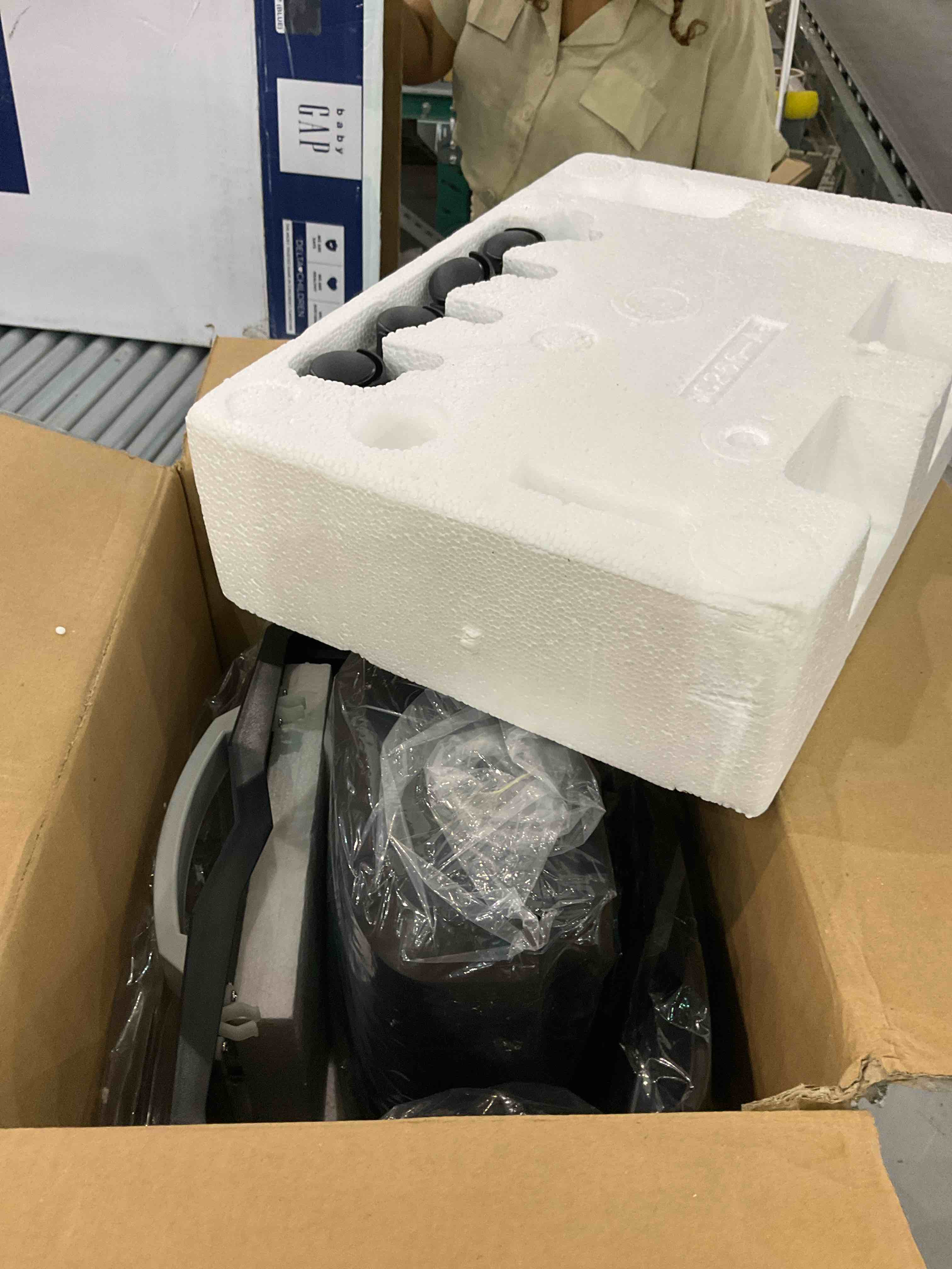 https://s3.amazonaws.com/lotting-images-prod/BargainHunt/EXS00528301_1714651014281.jpeg