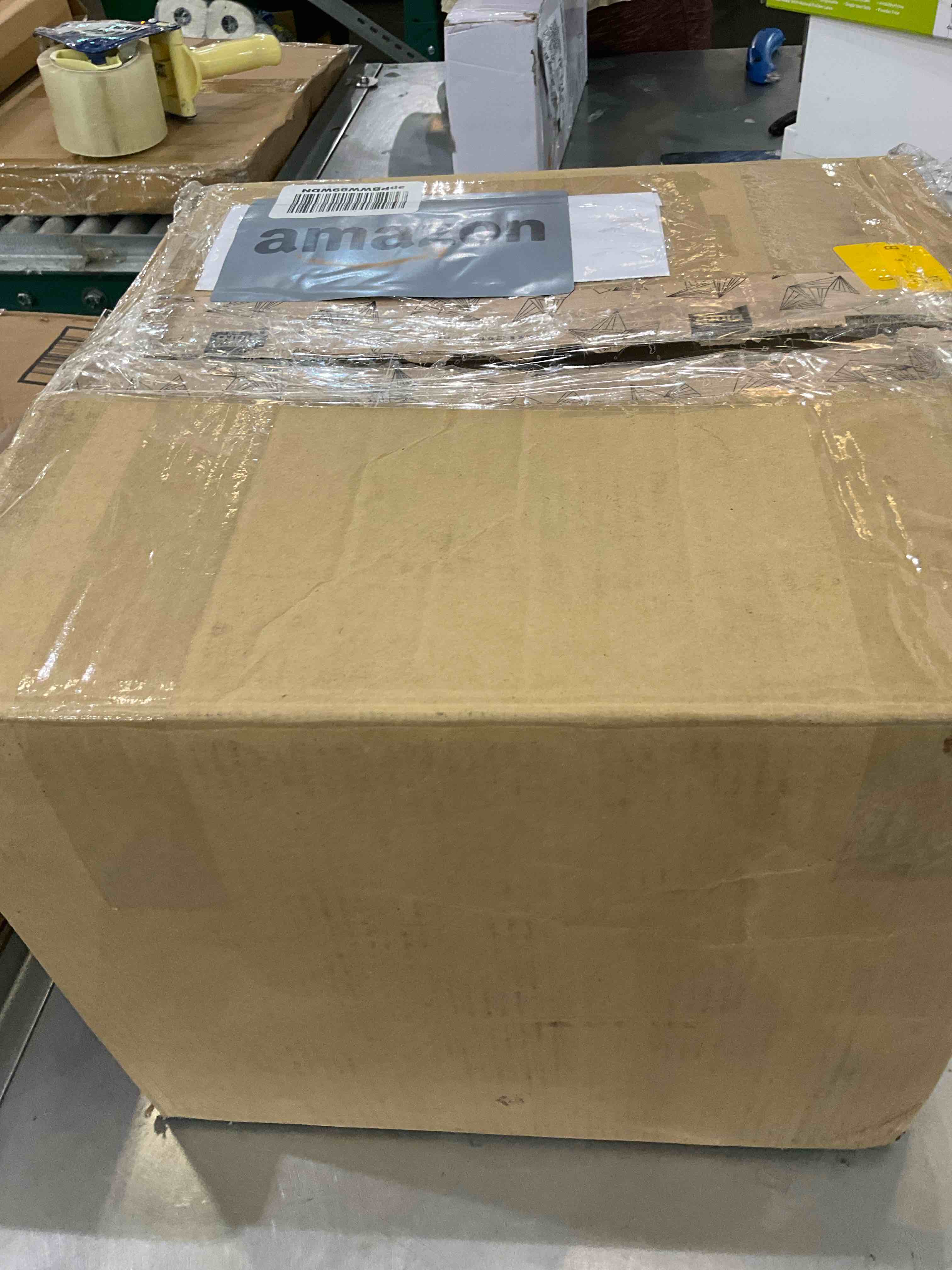 https://s3.amazonaws.com/lotting-images-prod/BargainHunt/EXS00528344_1714670999312.jpeg