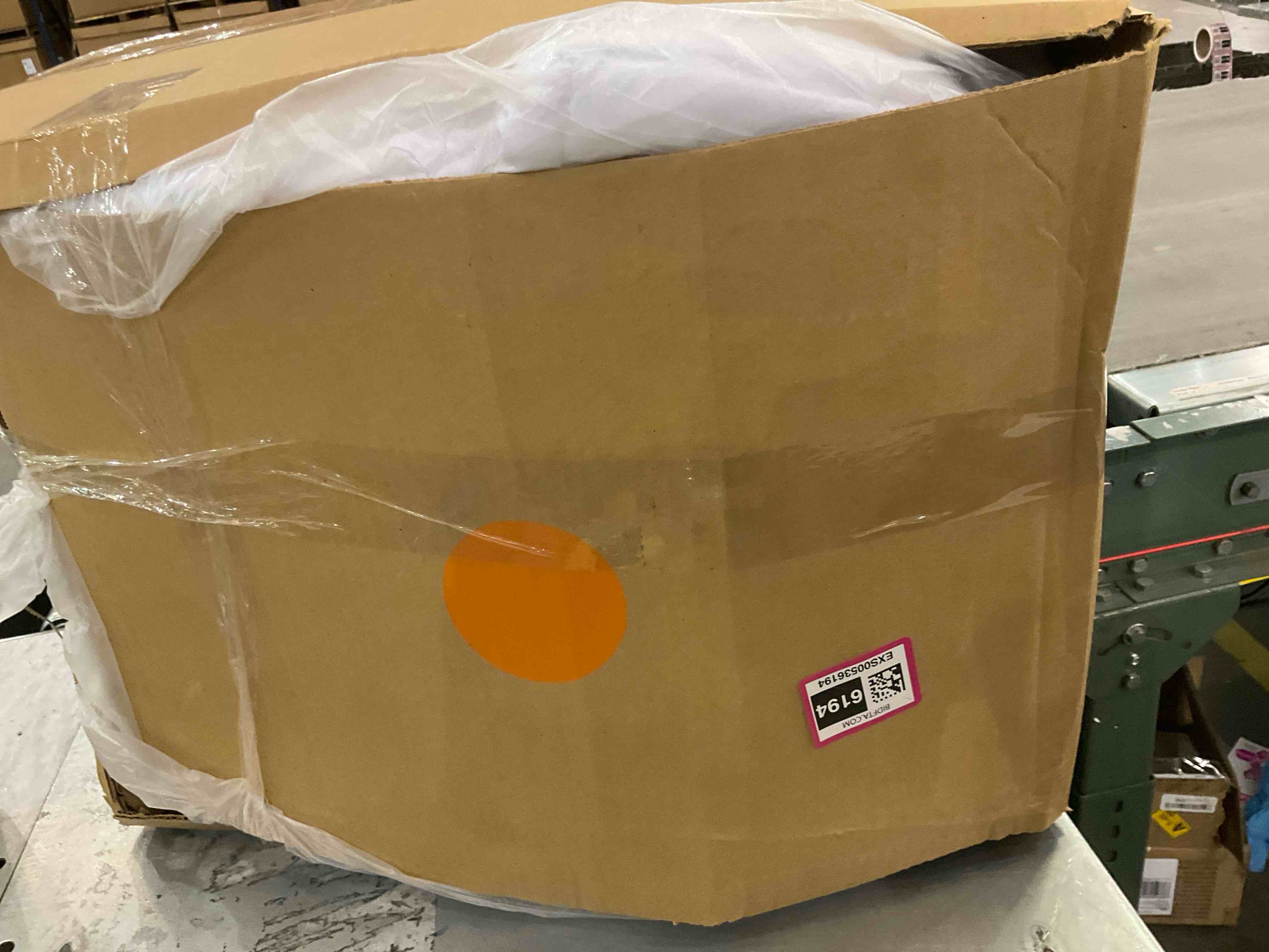 Amazon Basics Down Alternative Bedding Comforter Duvet Insert - King, White, All-Season