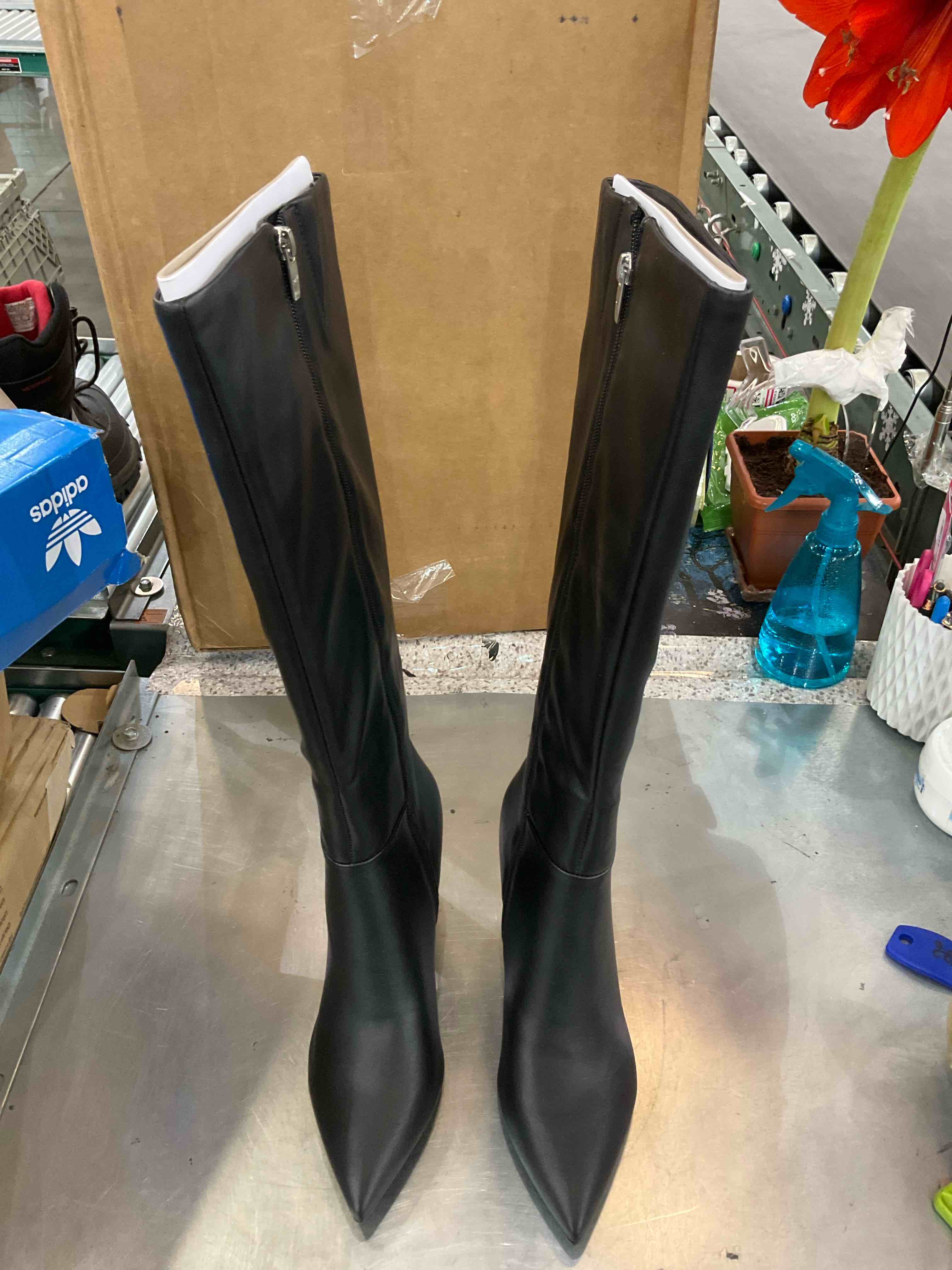 https://s3.amazonaws.com/lotting-images-prod/BargainHunt/EXS00585558_1710874174603.jpeg