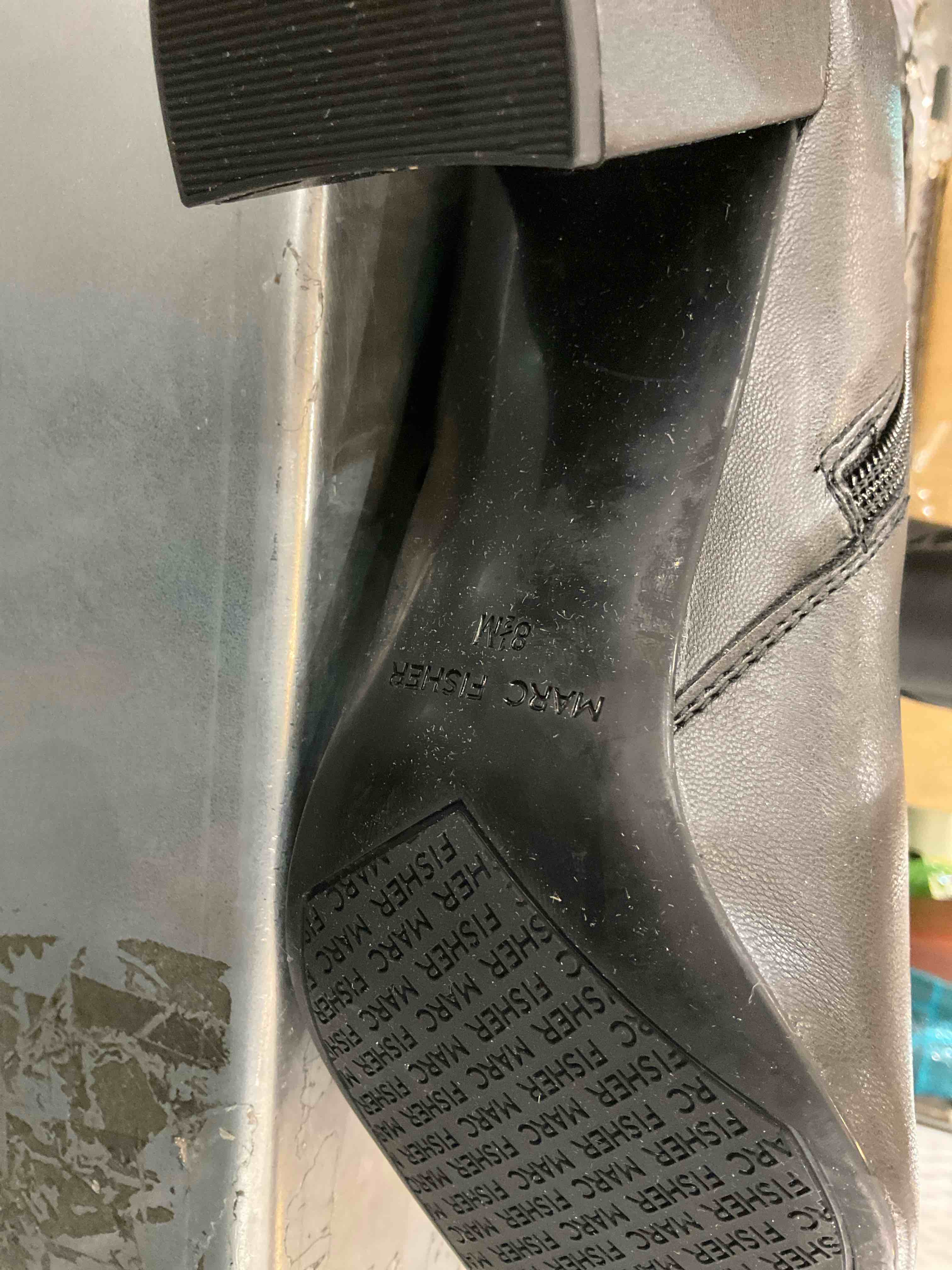 https://s3.amazonaws.com/lotting-images-prod/BargainHunt/EXS00585558_1710874219129.jpeg