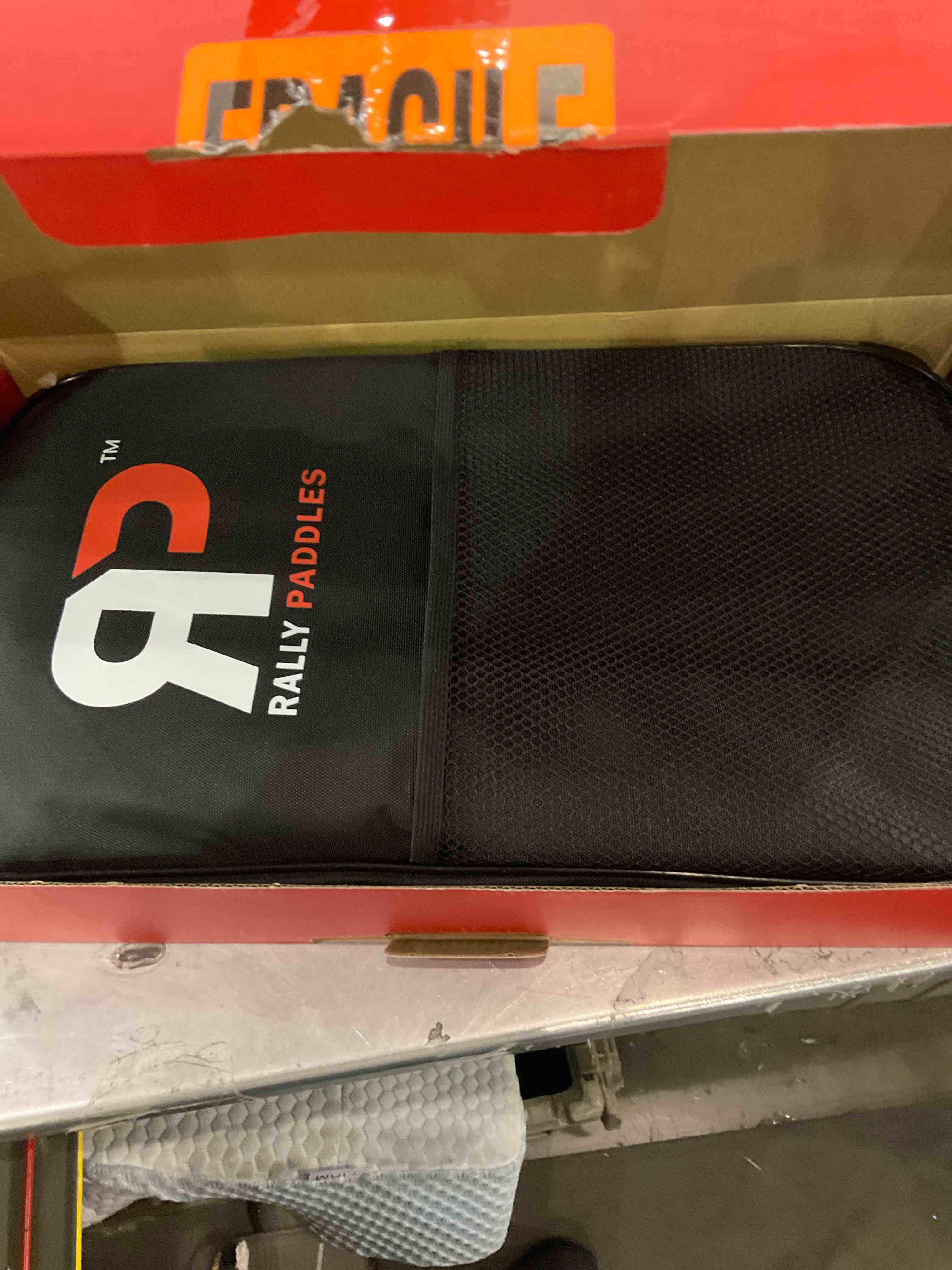https://s3.amazonaws.com/lotting-images-prod/BargainHunt/EXS00589386_1707506588875.jpeg