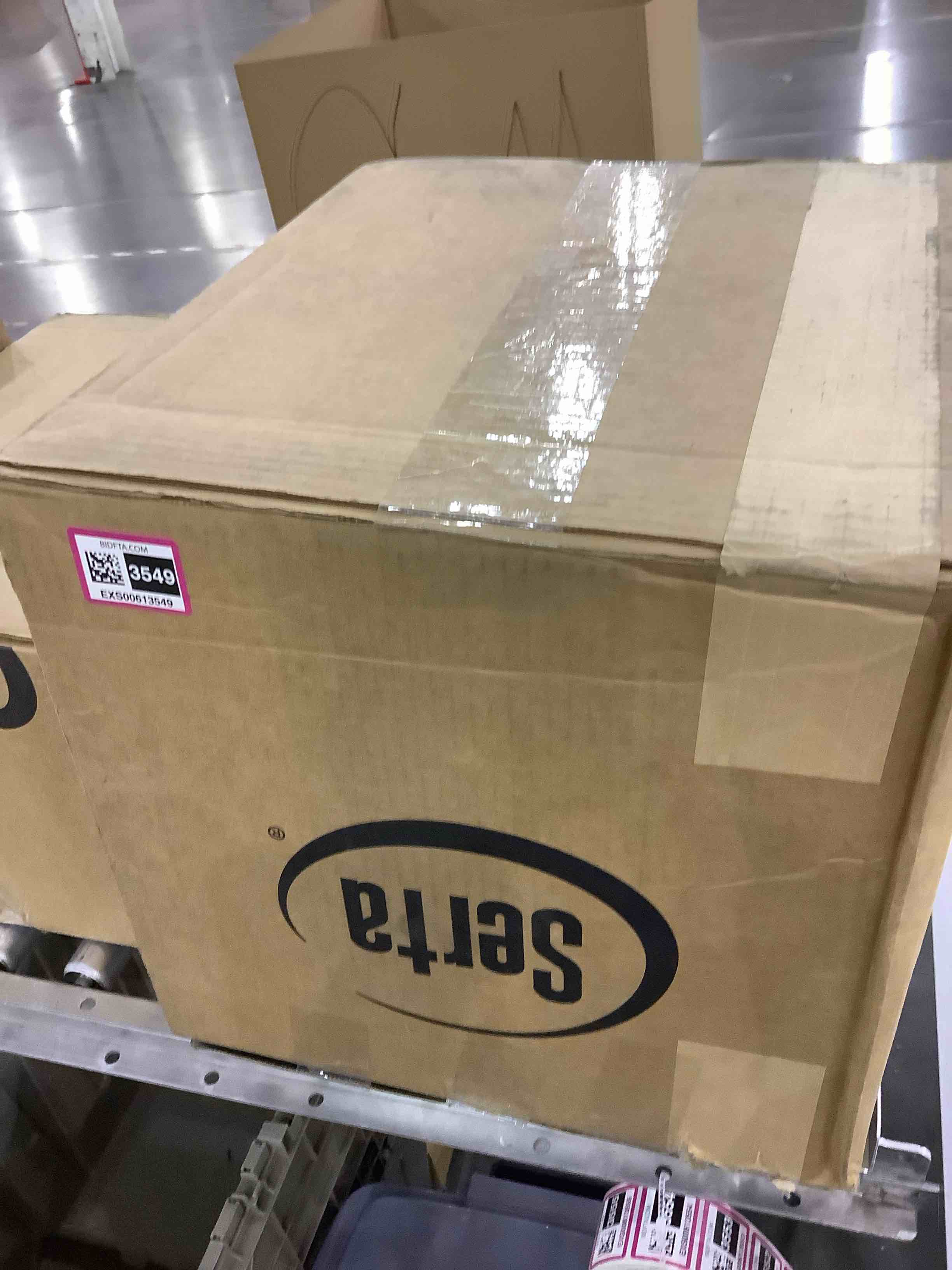 https://s3.amazonaws.com/lotting-images-prod/BargainHunt/EXS00613549_1707136364031.jpeg