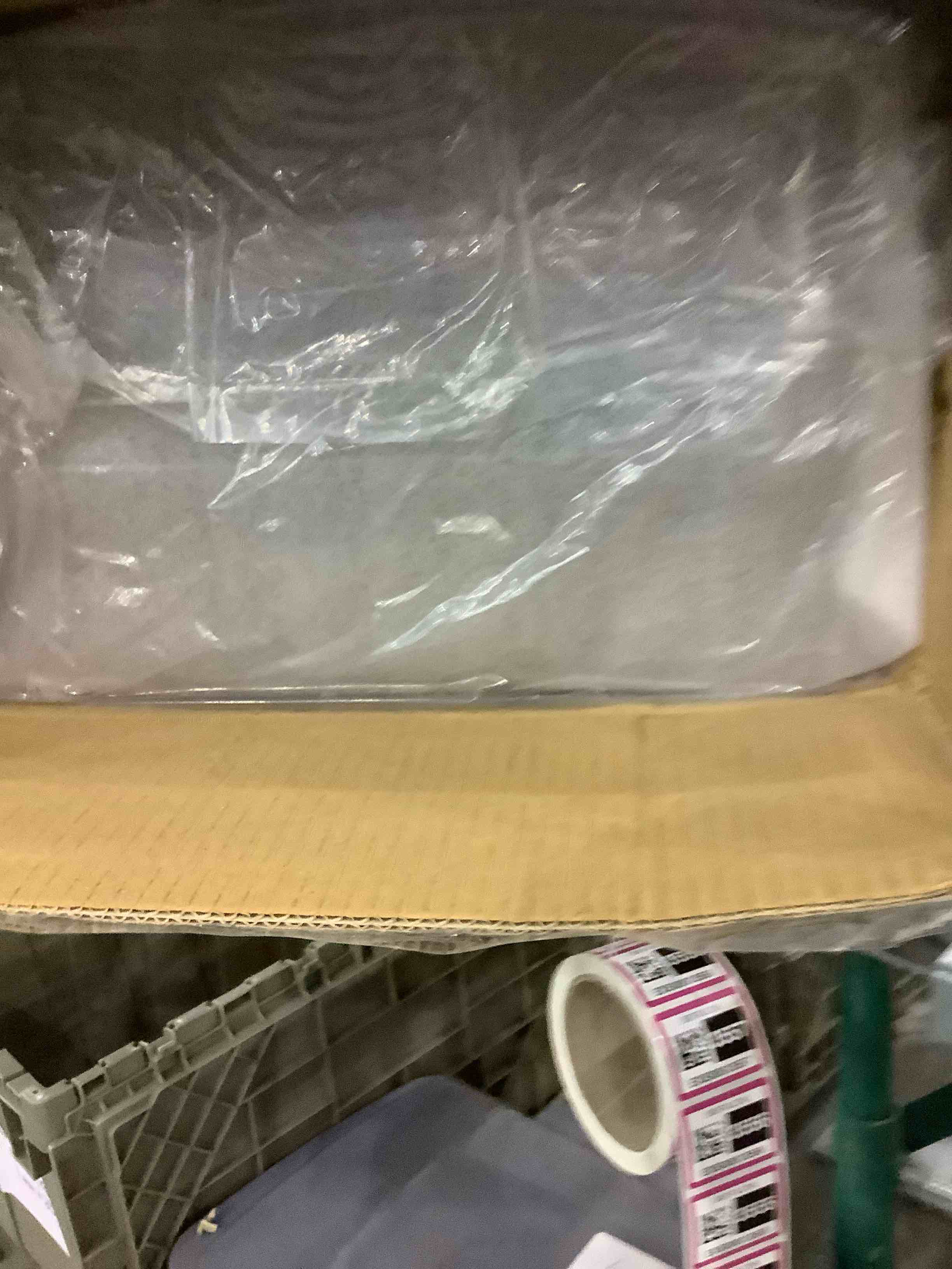 https://s3.amazonaws.com/lotting-images-prod/BargainHunt/EXS00613553_1707136653814.jpeg