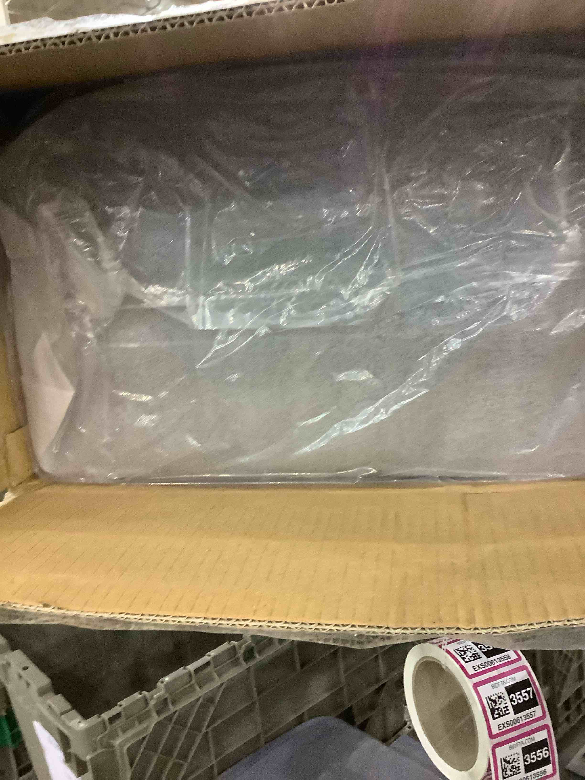 https://s3.amazonaws.com/lotting-images-prod/BargainHunt/EXS00613553_1707136655965.jpeg