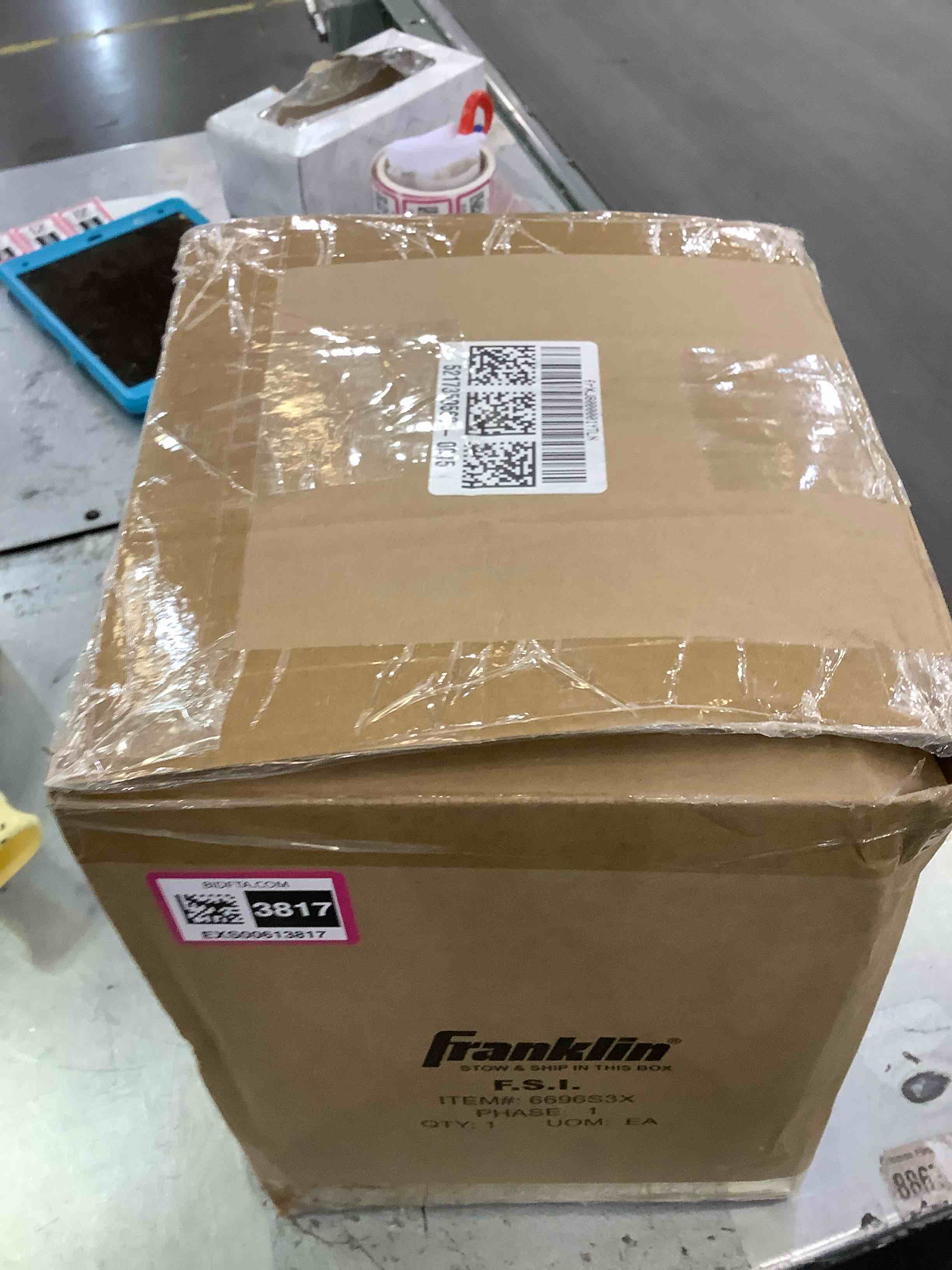 https://s3.amazonaws.com/lotting-images-prod/BargainHunt/EXS00613817_1707162972260.jpeg