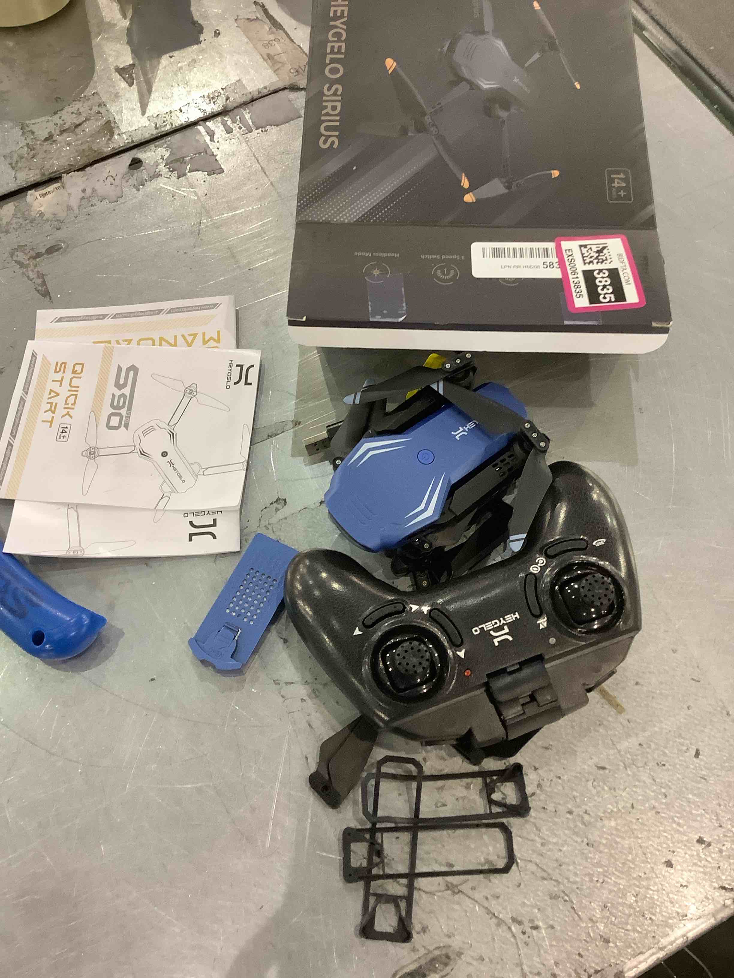 https://s3.amazonaws.com/lotting-images-prod/BargainHunt/EXS00613835_1707222321651.jpeg
