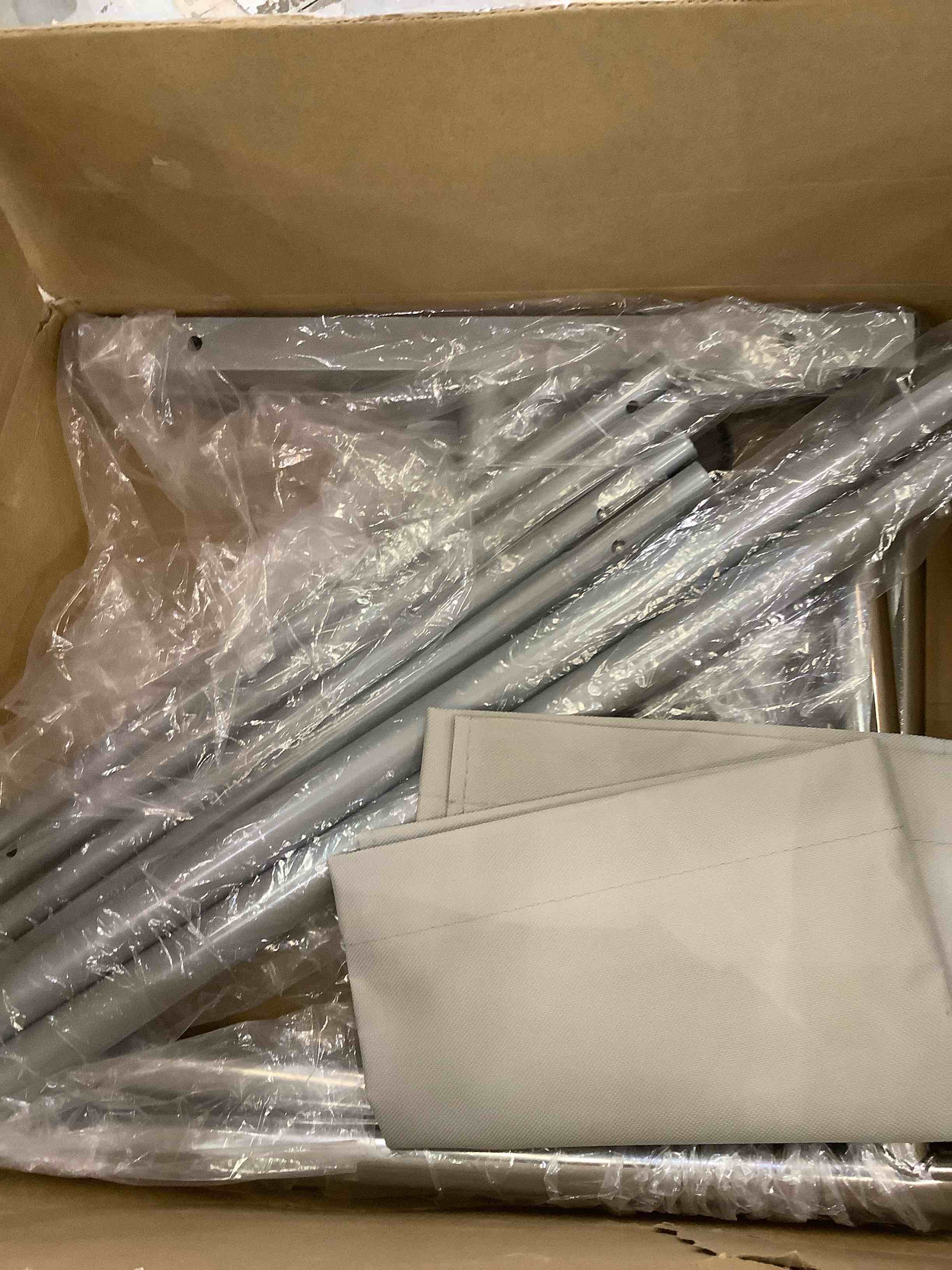 https://s3.amazonaws.com/lotting-images-prod/BargainHunt/EXS00613839_1707247840448.jpeg