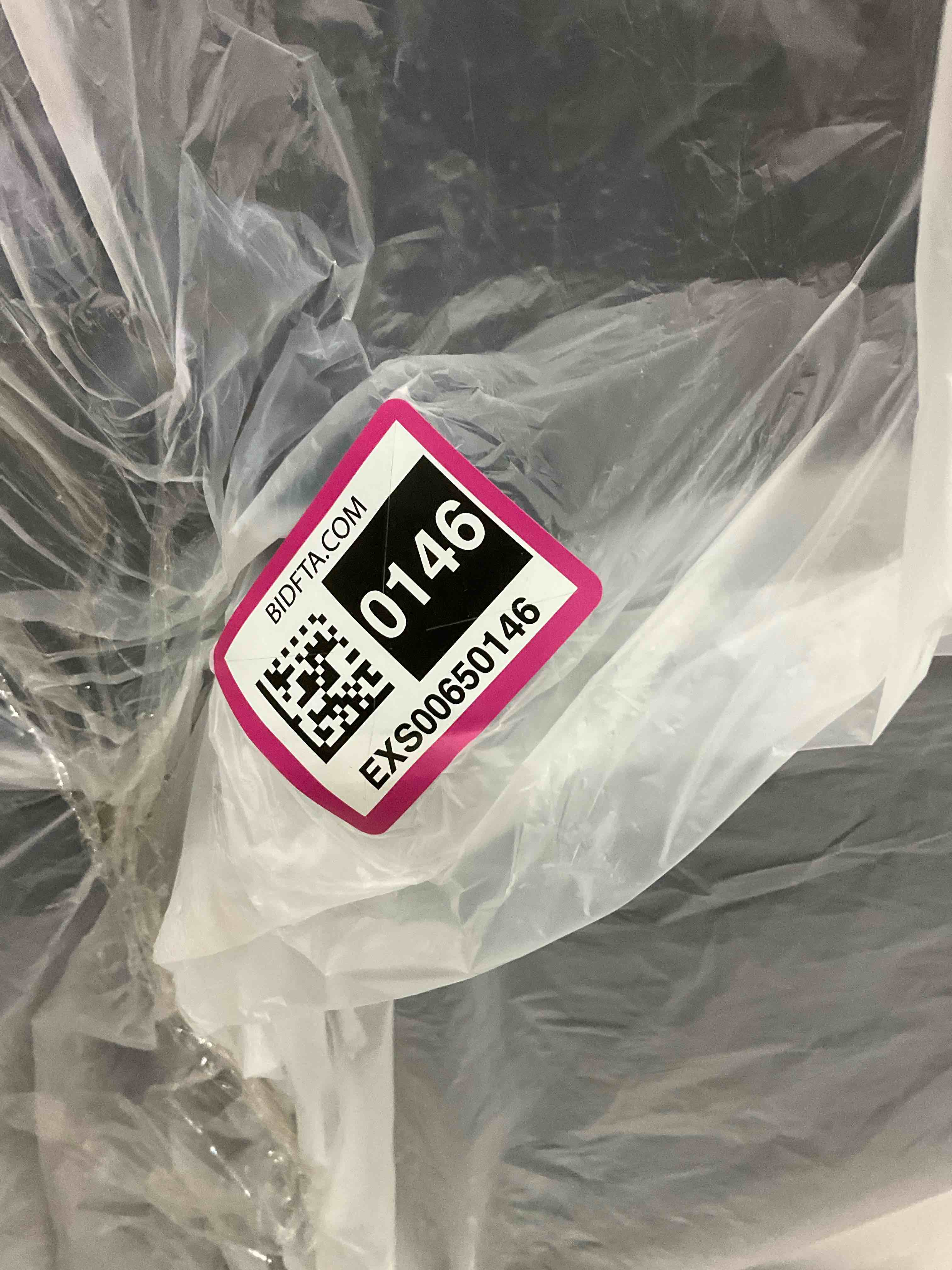 https://s3.amazonaws.com/lotting-images-prod/BargainHunt/EXS00650146_1707136814631.jpeg