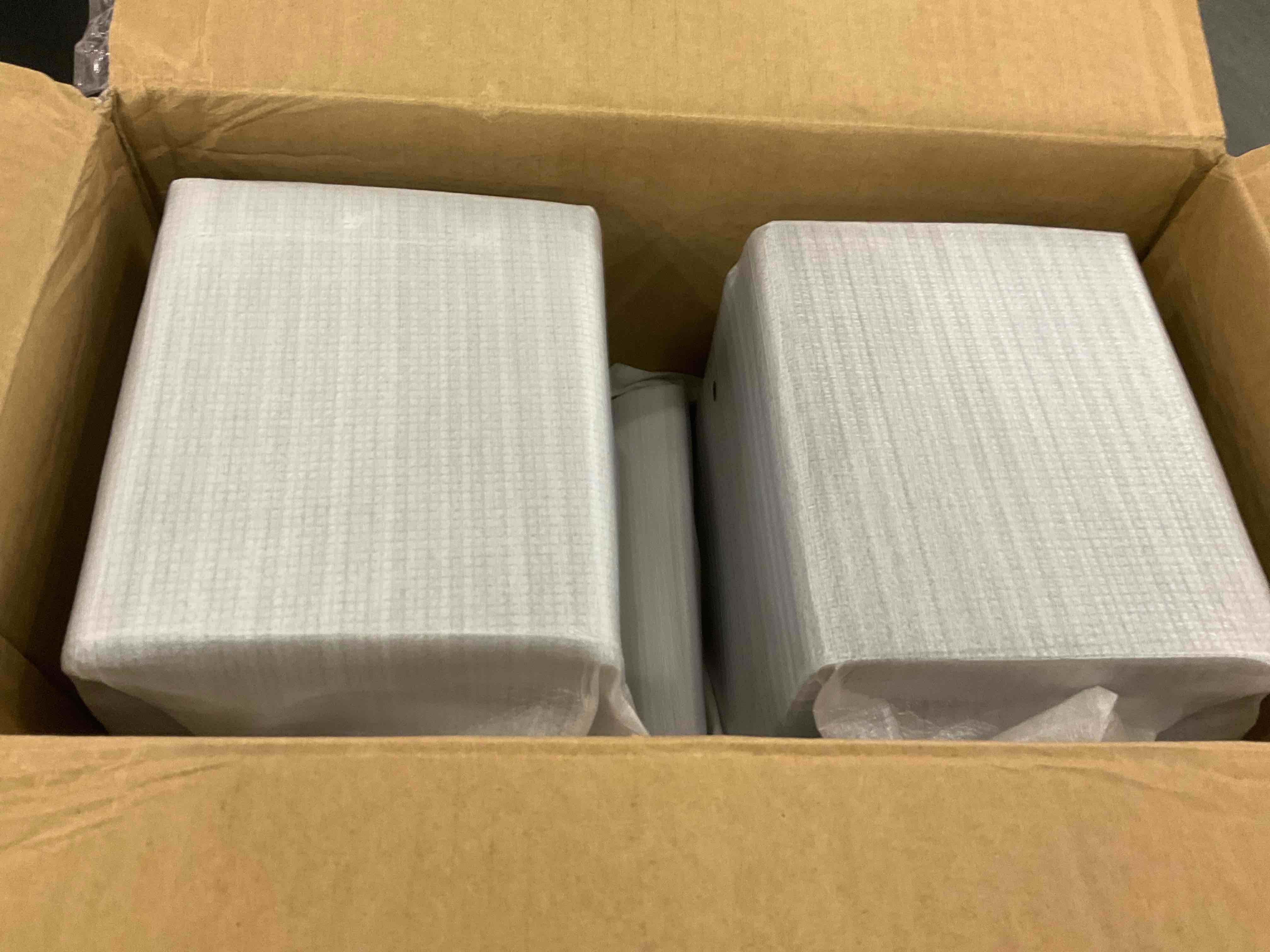 https://s3.amazonaws.com/lotting-images-prod/BargainHunt/EXS00652358_1706642664346.jpeg