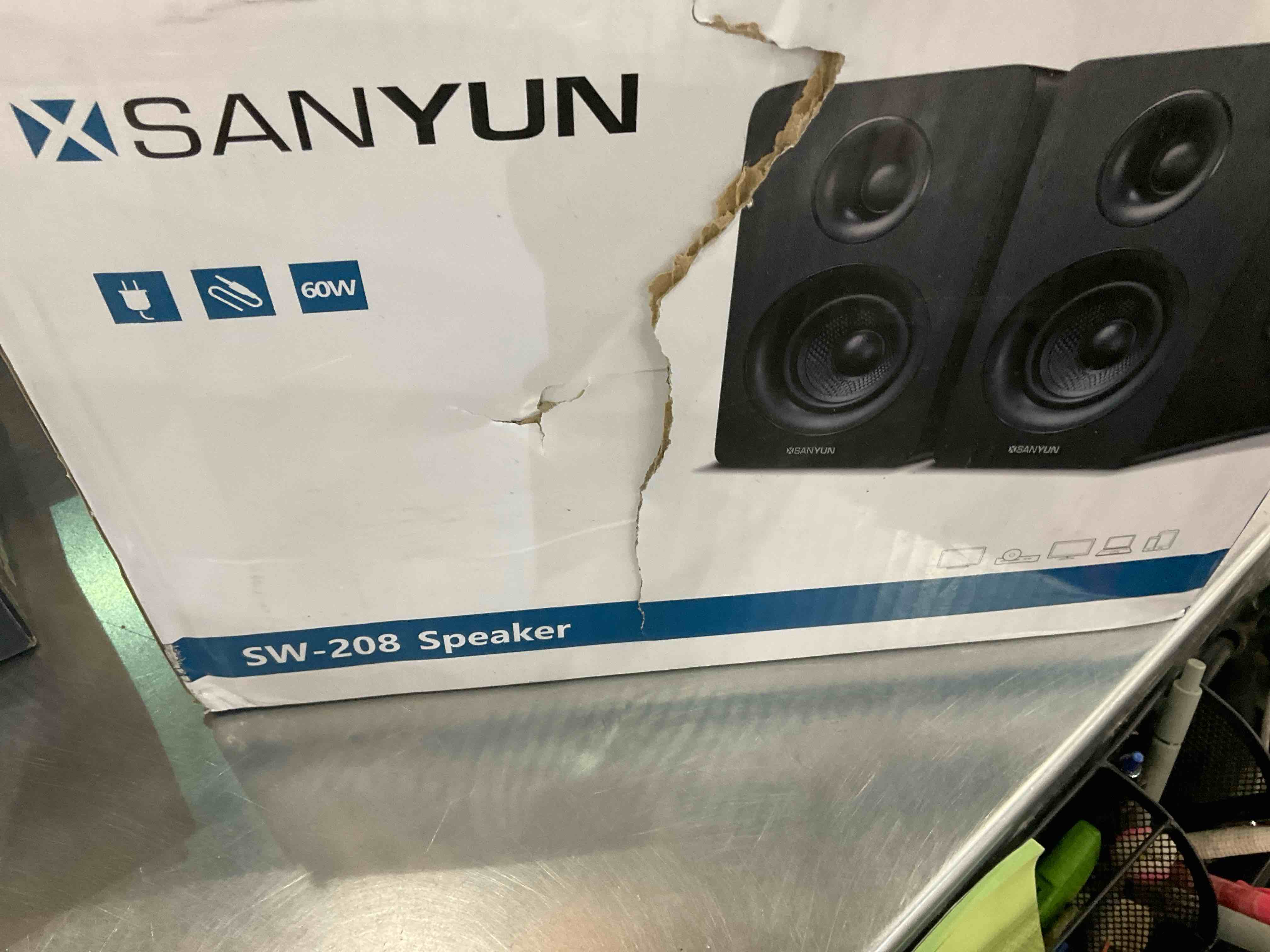https://s3.amazonaws.com/lotting-images-prod/BargainHunt/EXS00652358_1706642681551.jpeg