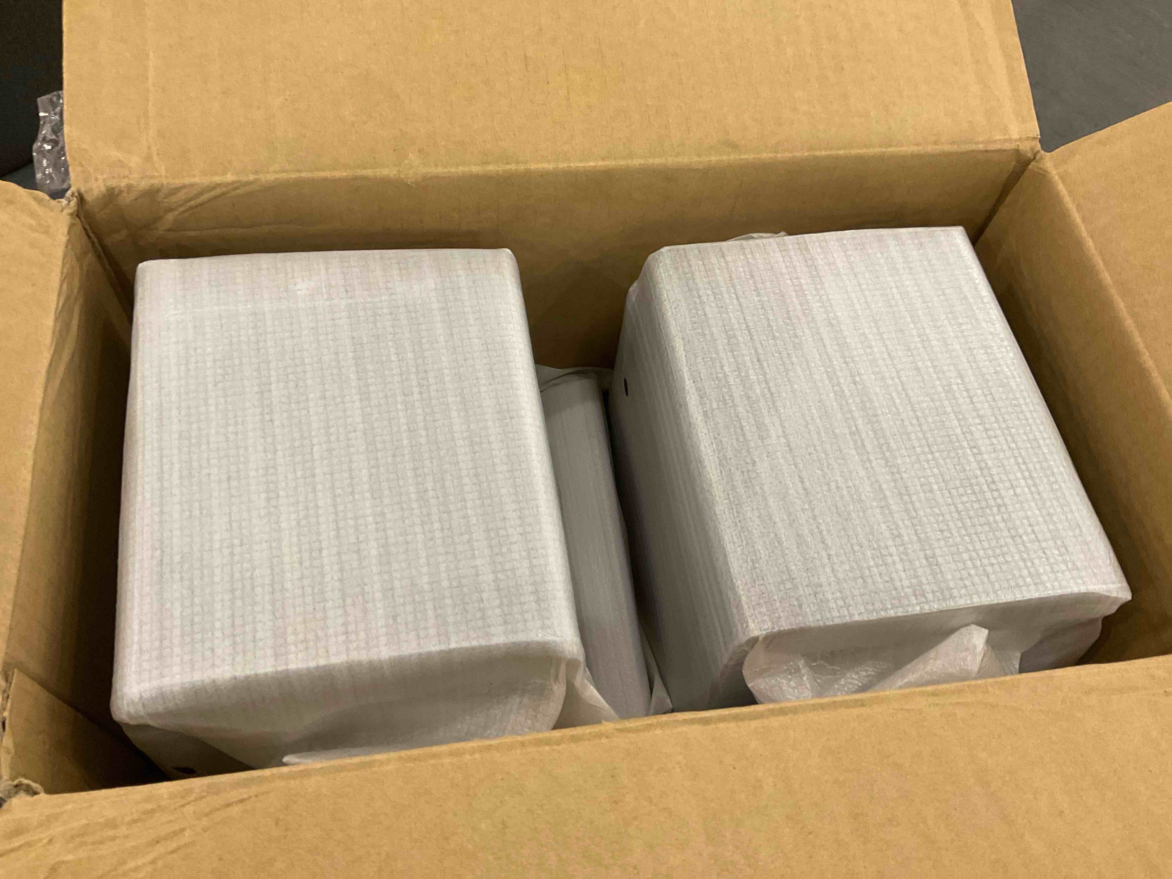 https://s3.amazonaws.com/lotting-images-prod/BargainHunt/EXS00652358_1706642685798.jpeg
