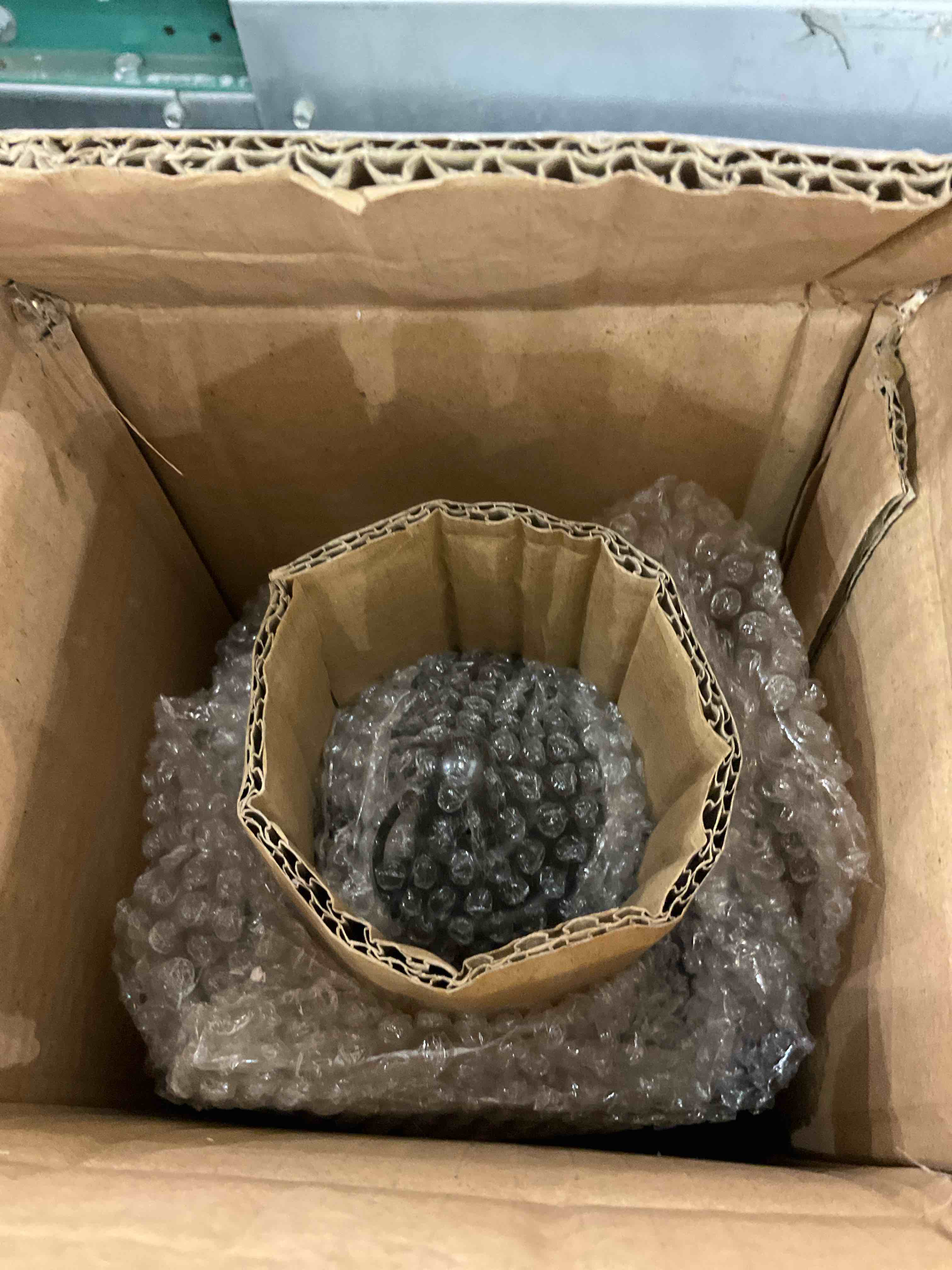 https://s3.amazonaws.com/lotting-images-prod/BargainHunt/EXS00653201_1707249188797.jpeg