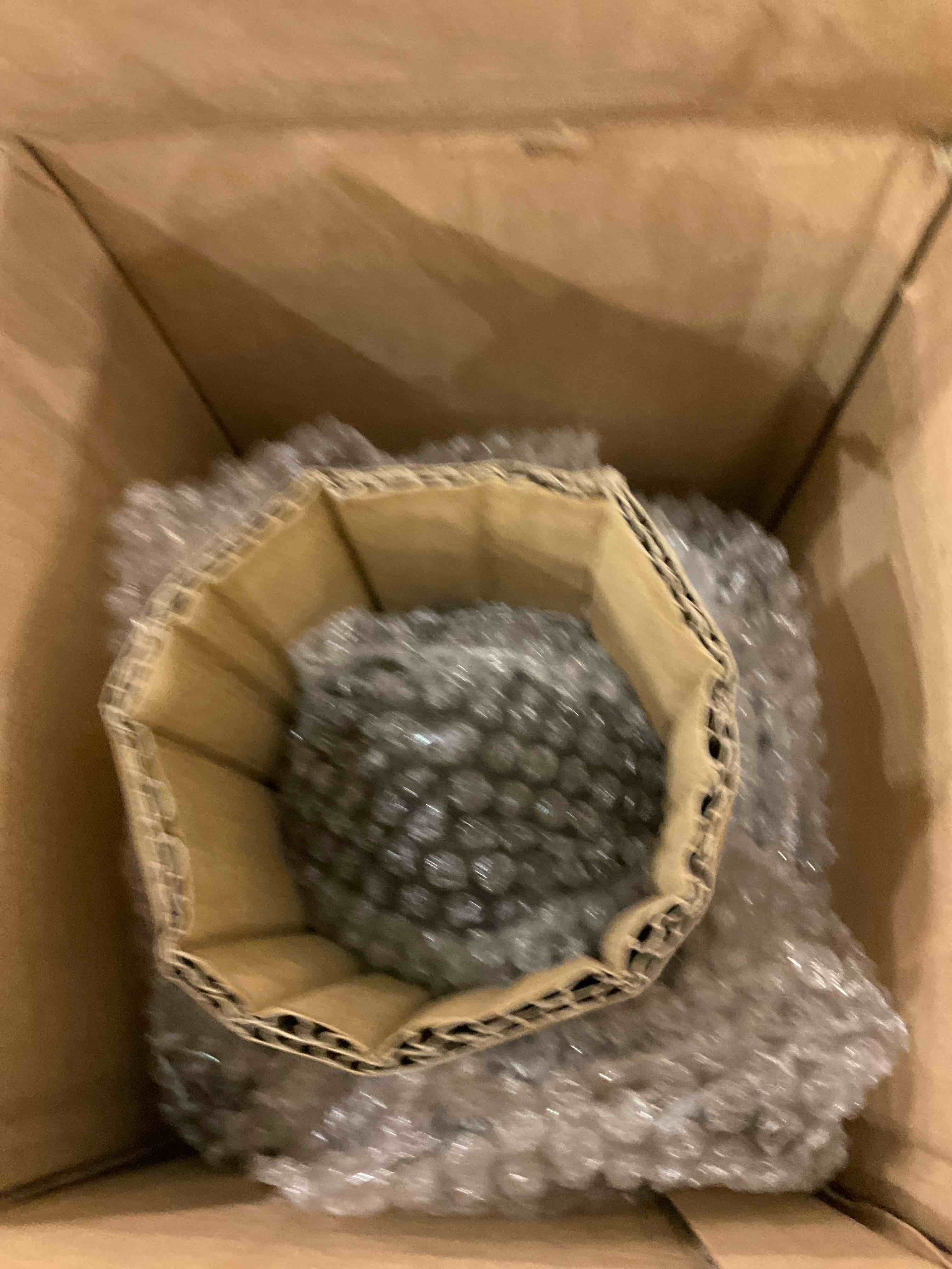 https://s3.amazonaws.com/lotting-images-prod/BargainHunt/EXS00653201_1707249501001.jpeg