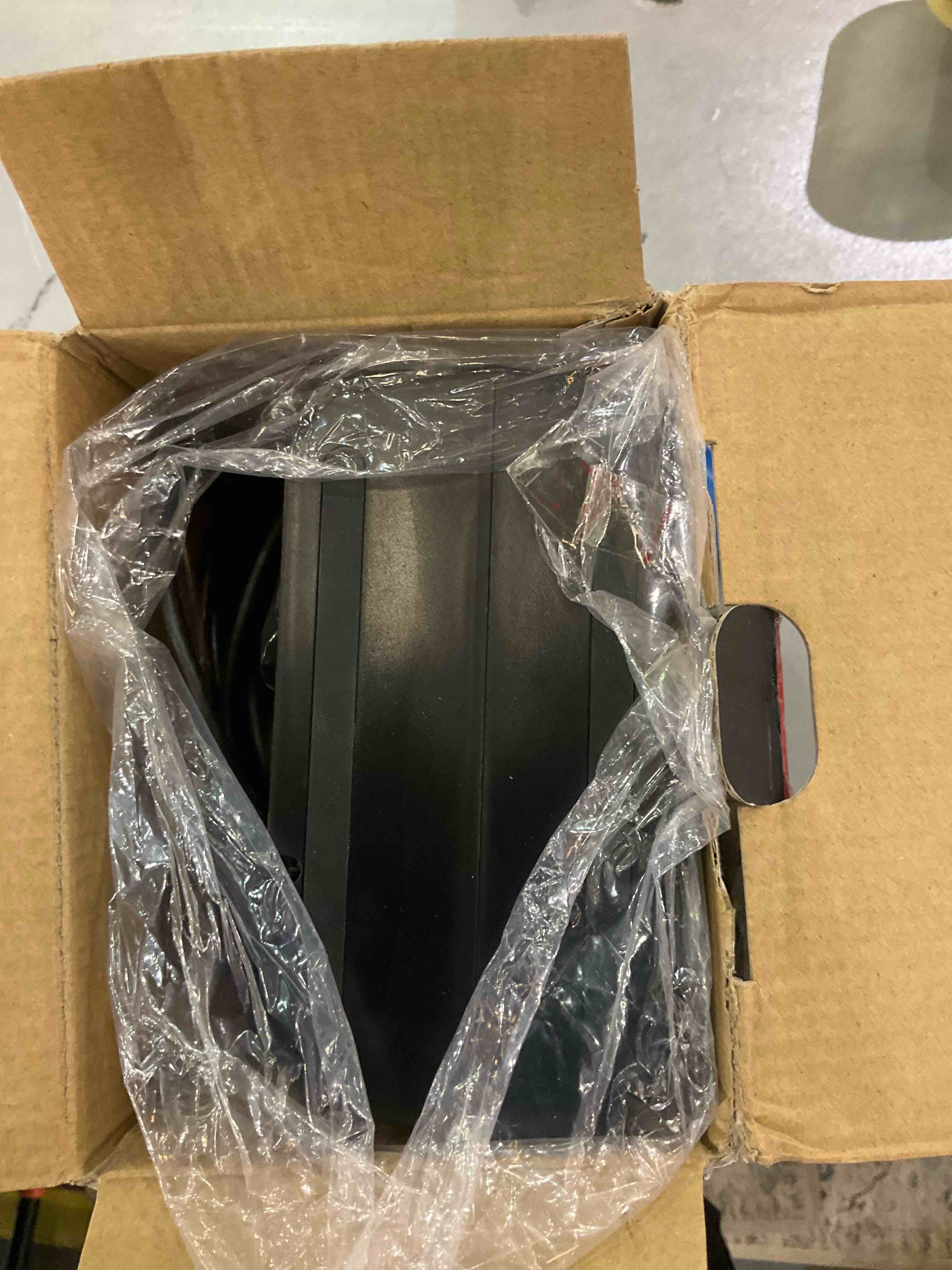 https://s3.amazonaws.com/lotting-images-prod/BargainHunt/EXS00653470_1710252012429.jpeg