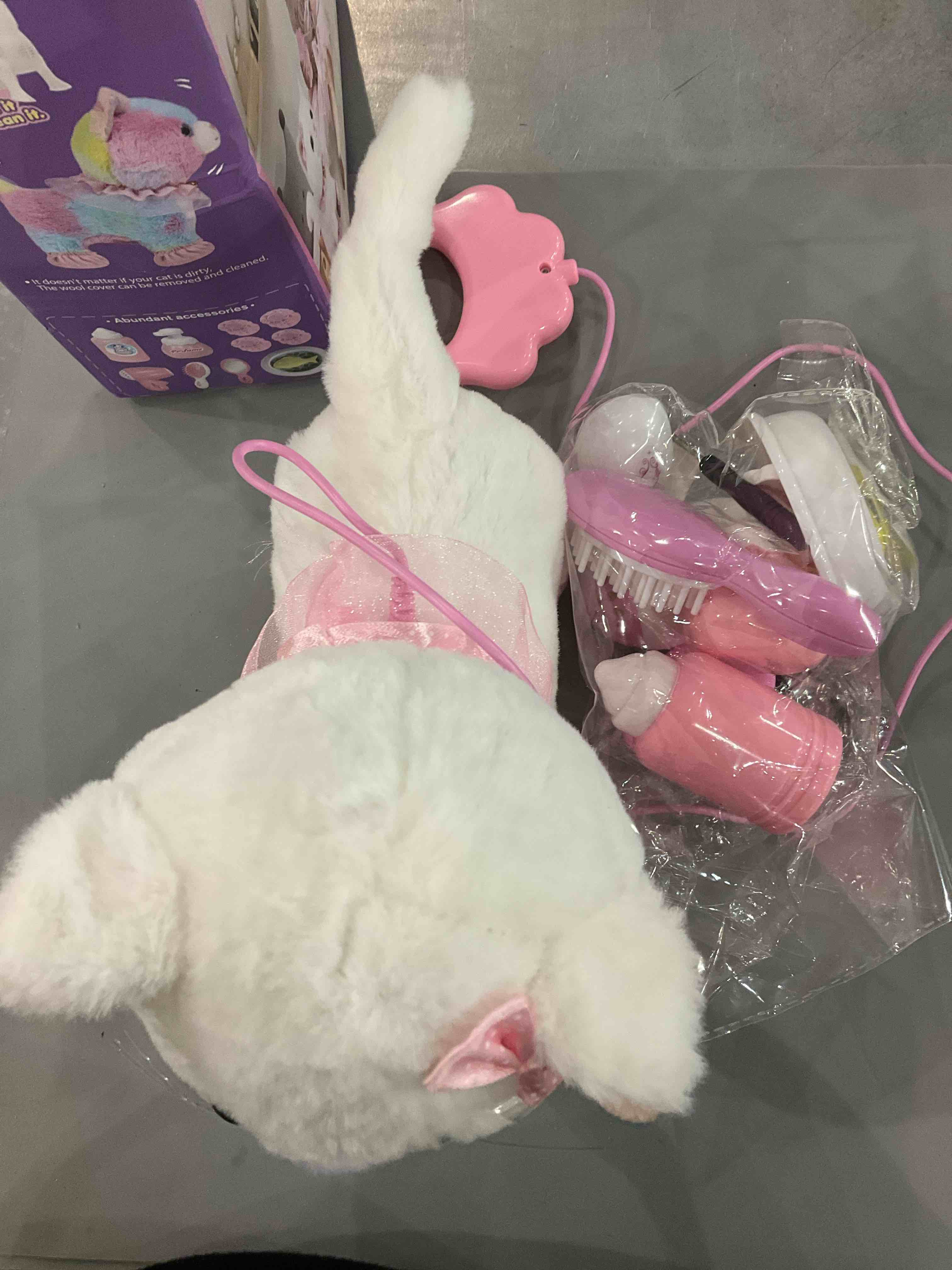 https://s3.amazonaws.com/lotting-images-prod/BargainHunt/EXS00654174_1706791439416.jpeg