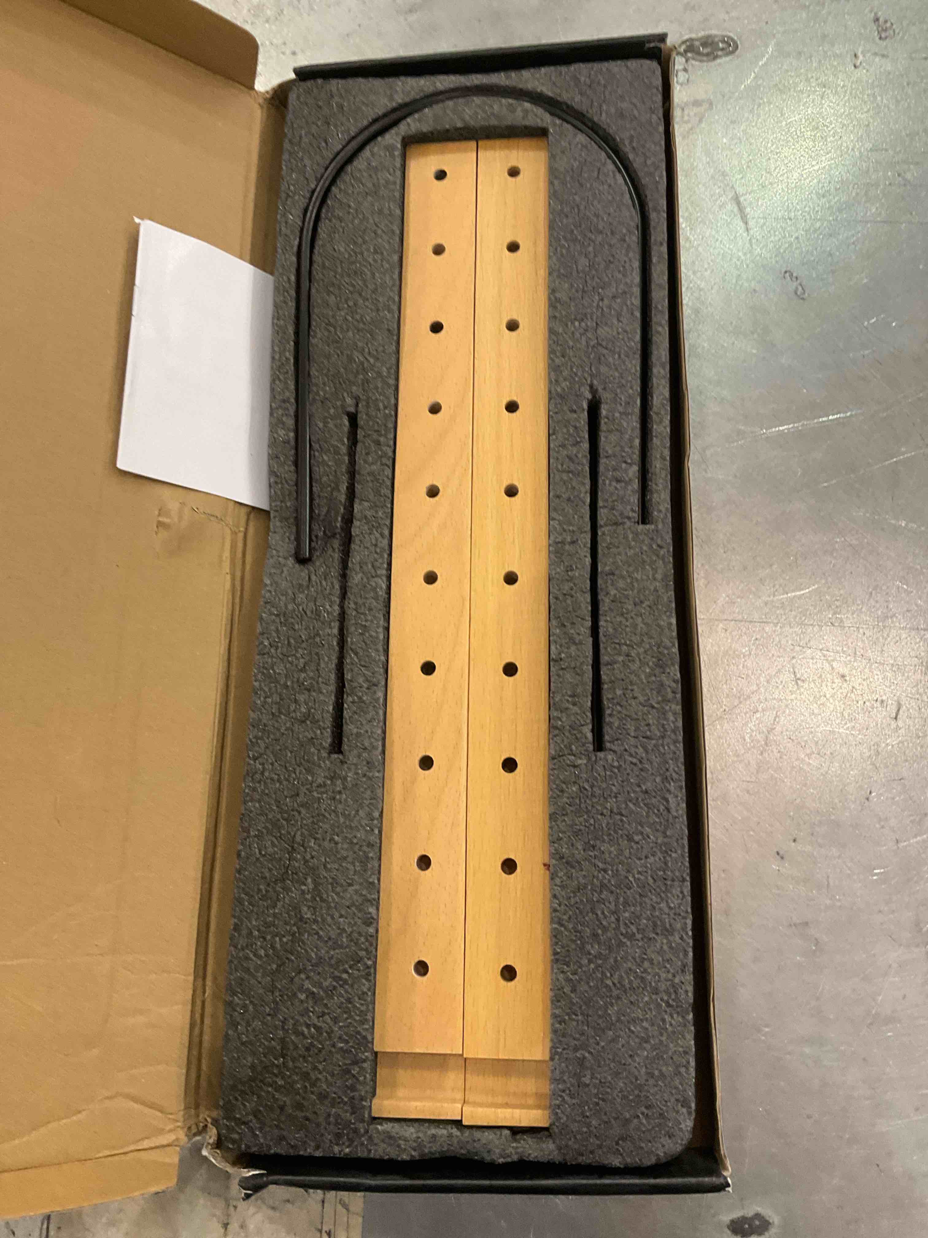 https://s3.amazonaws.com/lotting-images-prod/BargainHunt/EXS00654341_1706897559159.jpeg