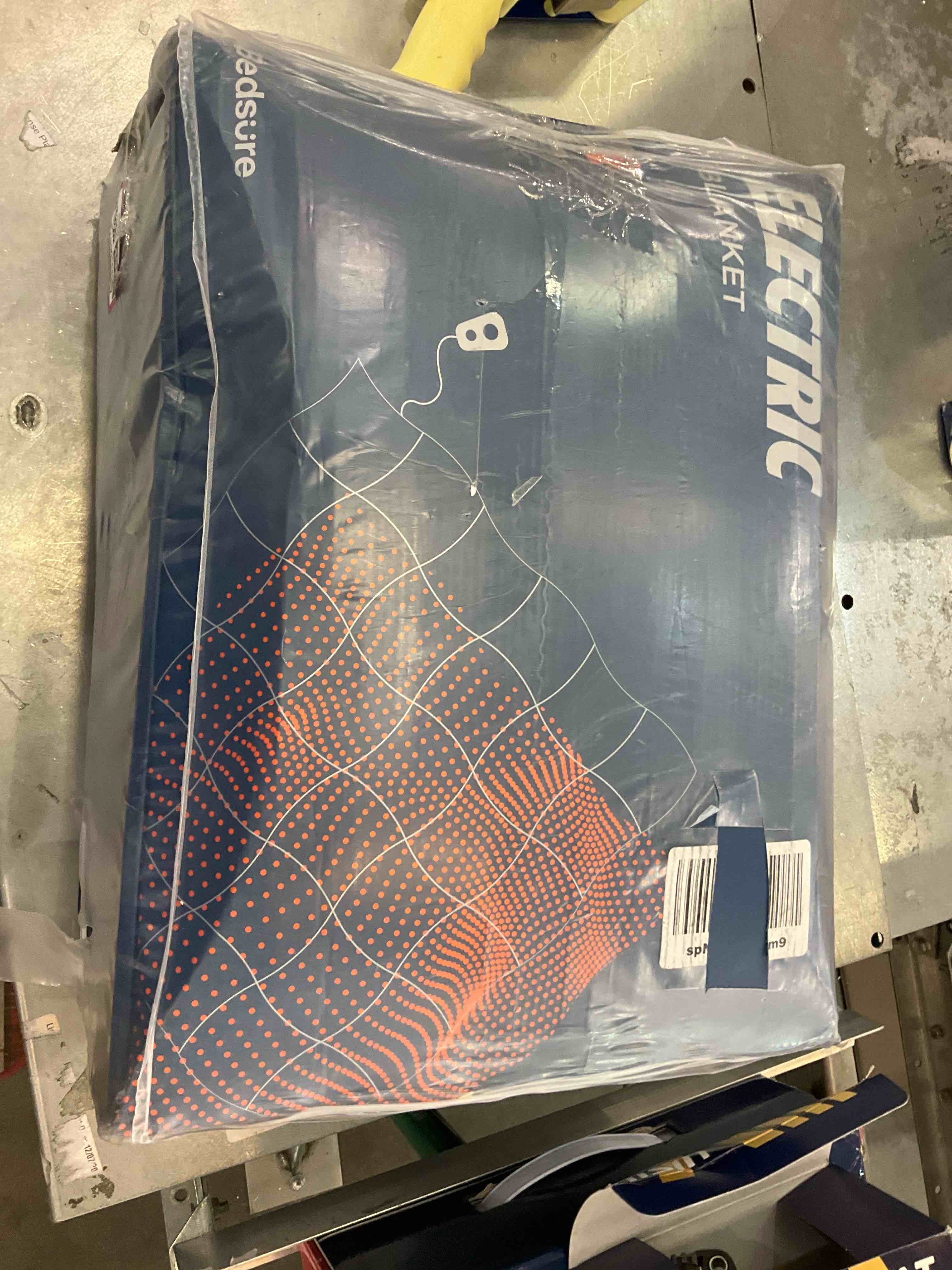 https://s3.amazonaws.com/lotting-images-prod/BargainHunt/EXS00654969_1708456853506.jpeg