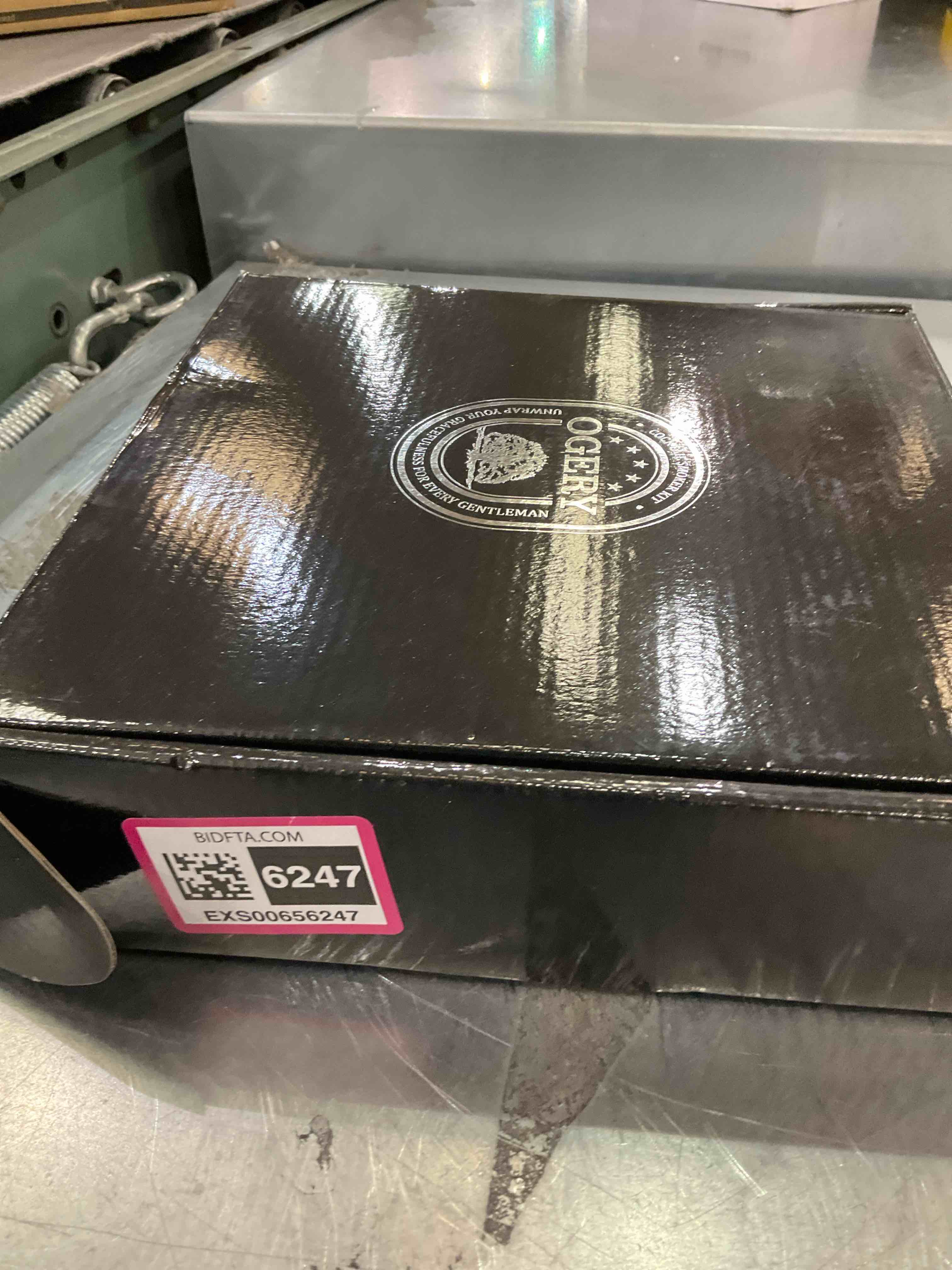 https://s3.amazonaws.com/lotting-images-prod/BargainHunt/EXS00656247_1706627822260.jpeg