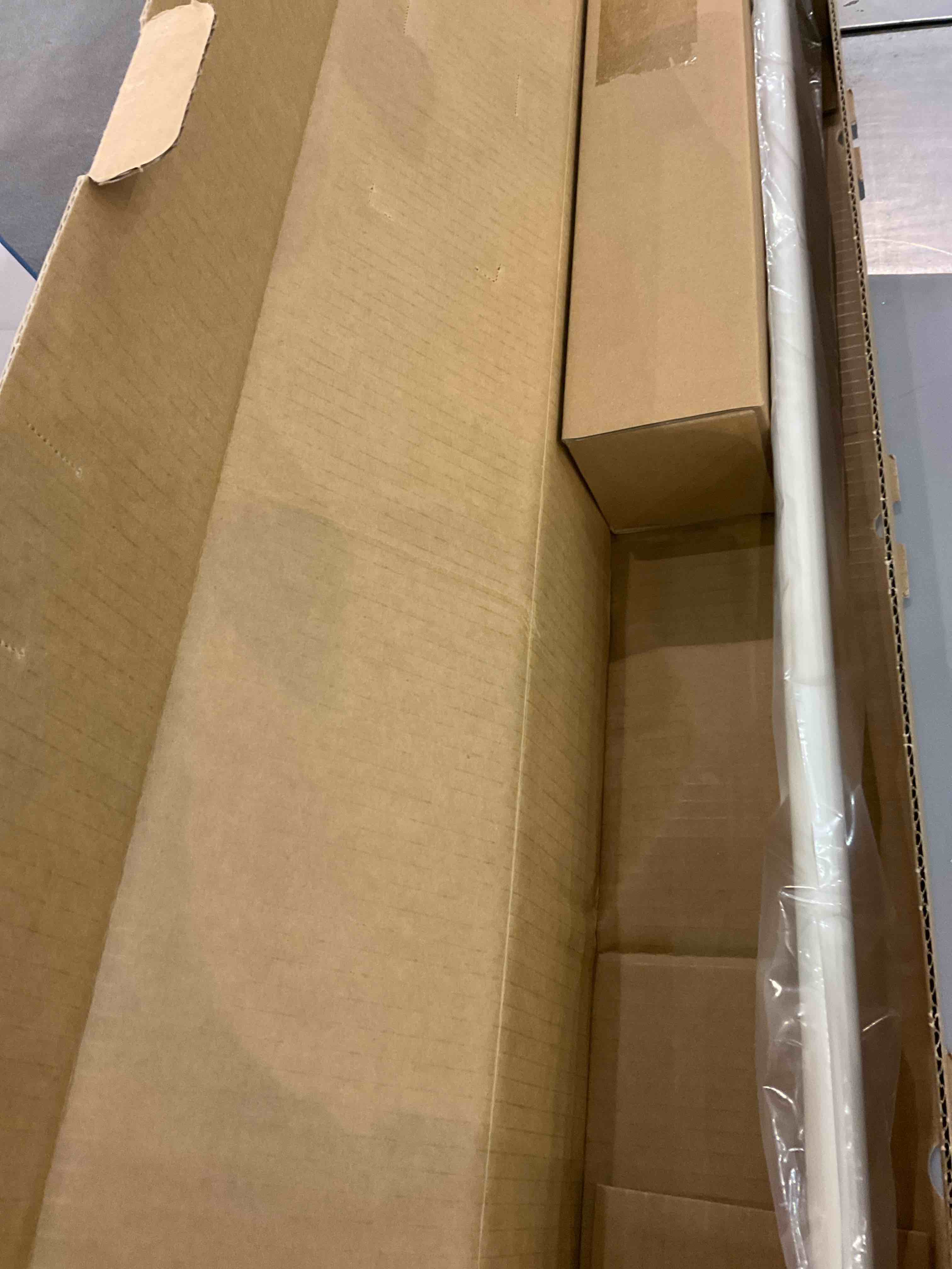 https://s3.amazonaws.com/lotting-images-prod/BargainHunt/EXS00656319_1706789956652.jpeg