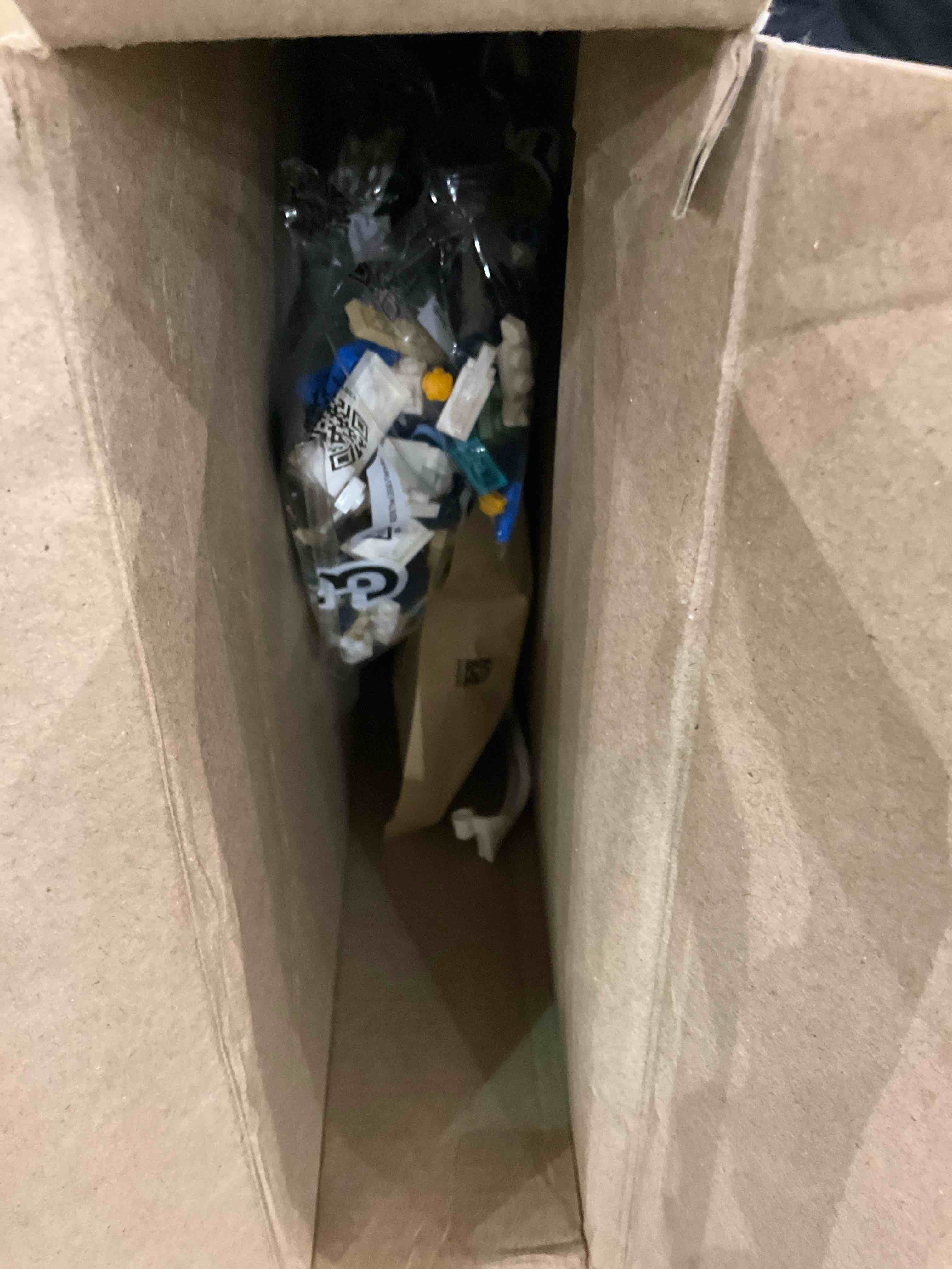 https://s3.amazonaws.com/lotting-images-prod/BargainHunt/EXS00656435_1707231458818.jpeg
