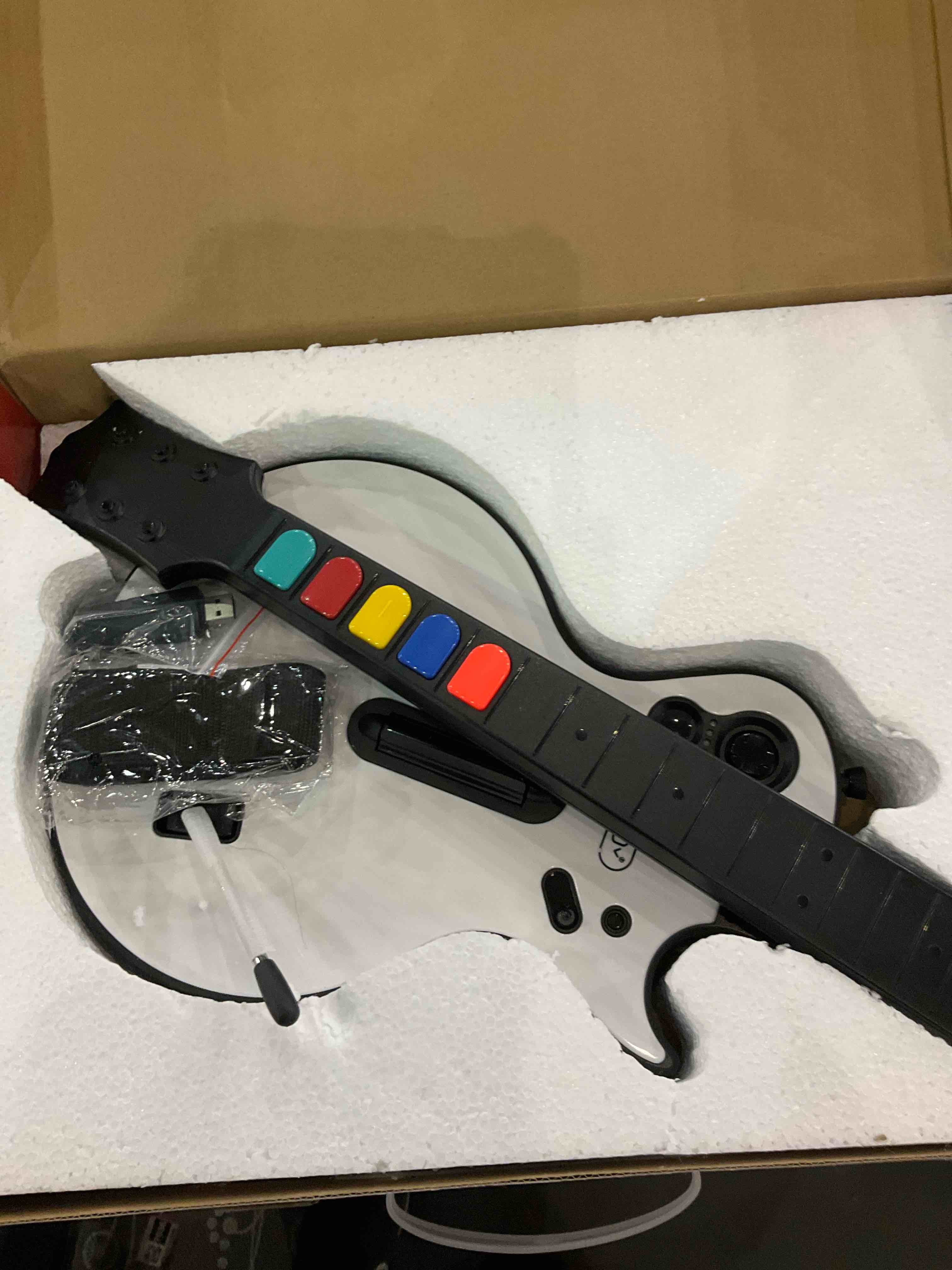 https://s3.amazonaws.com/lotting-images-prod/BargainHunt/EXS00657366_1707308887245.jpeg