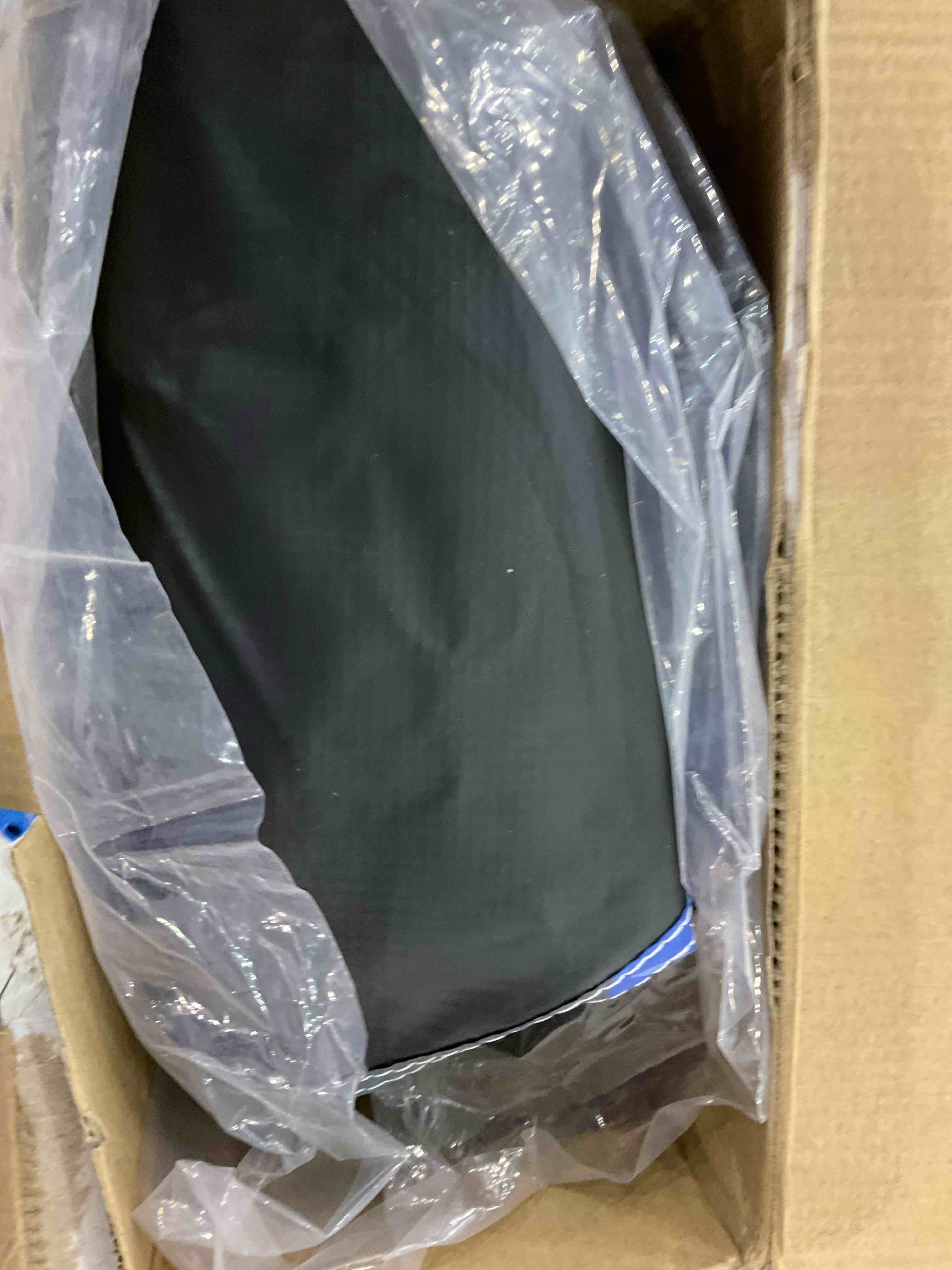 https://s3.amazonaws.com/lotting-images-prod/BargainHunt/EXS00657894_1706617090363.jpeg
