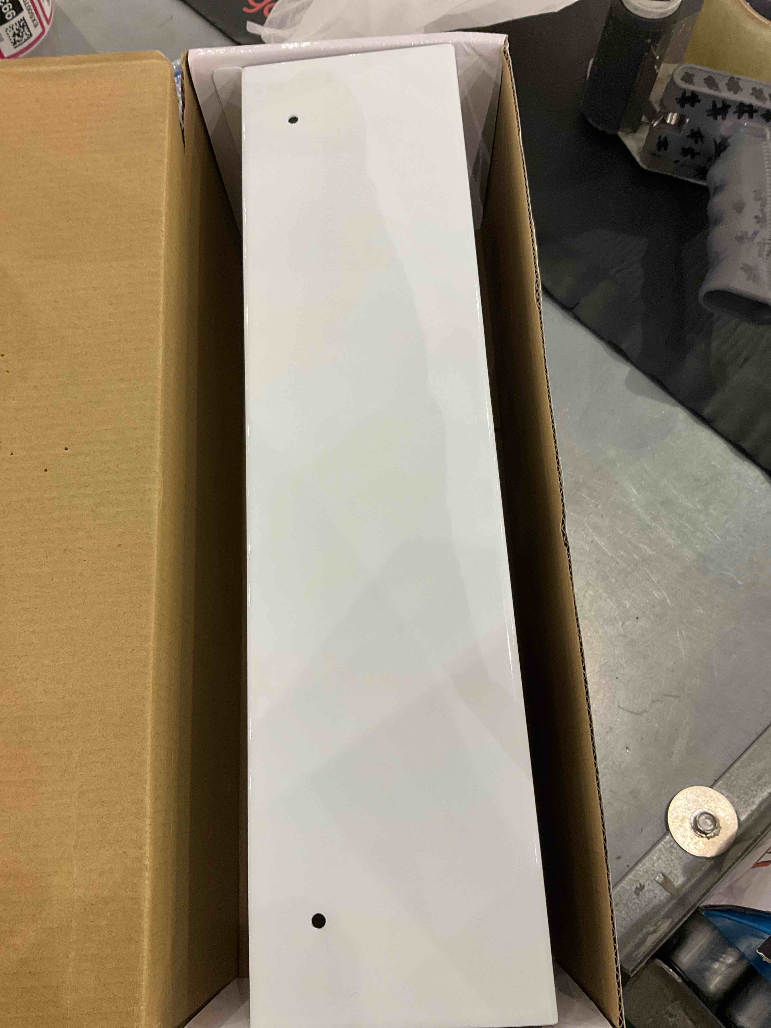 https://s3.amazonaws.com/lotting-images-prod/BargainHunt/EXS00658016_1707485291788.jpeg