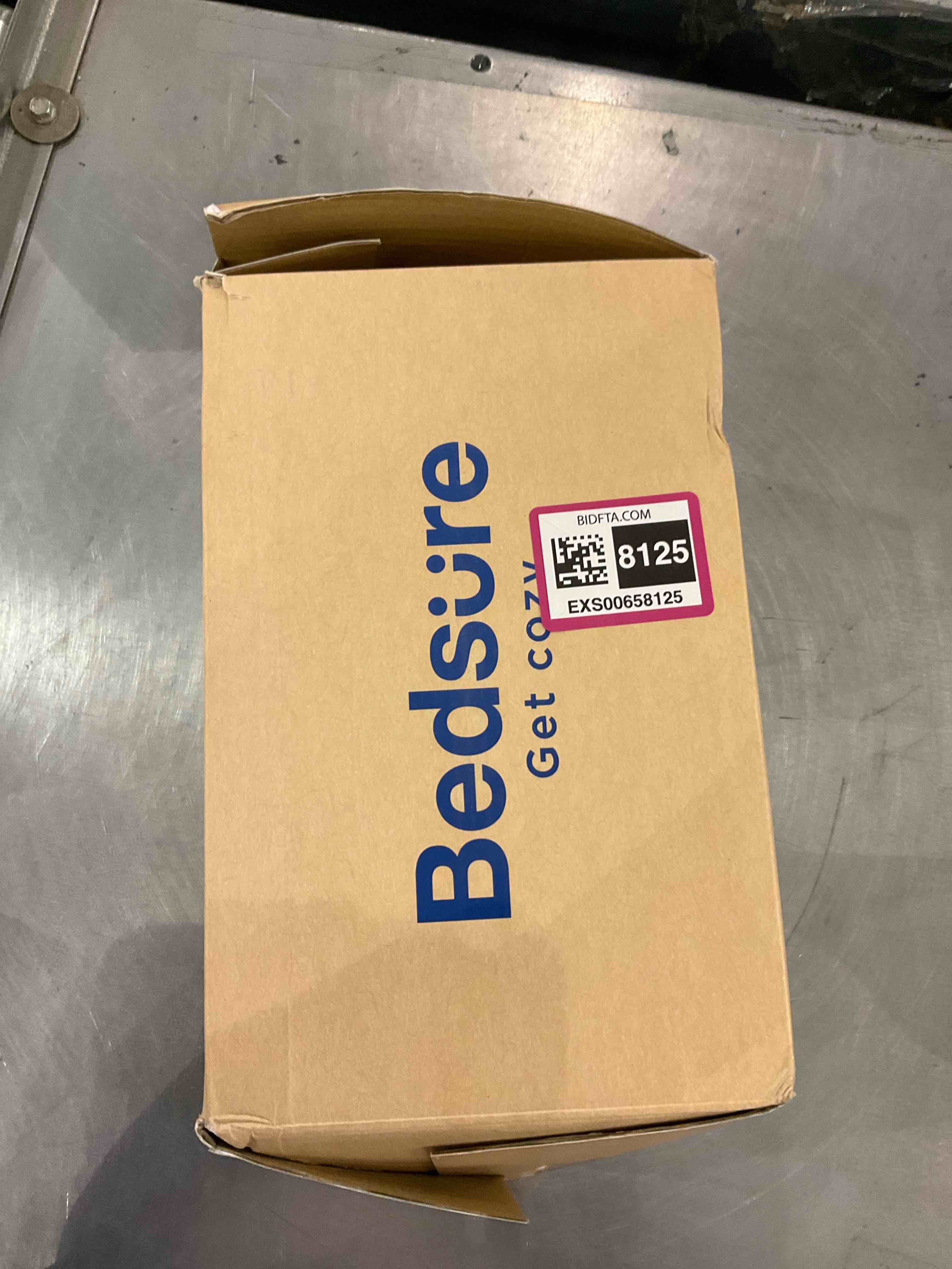 https://s3.amazonaws.com/lotting-images-prod/BargainHunt/EXS00658125_1707828621442.jpeg