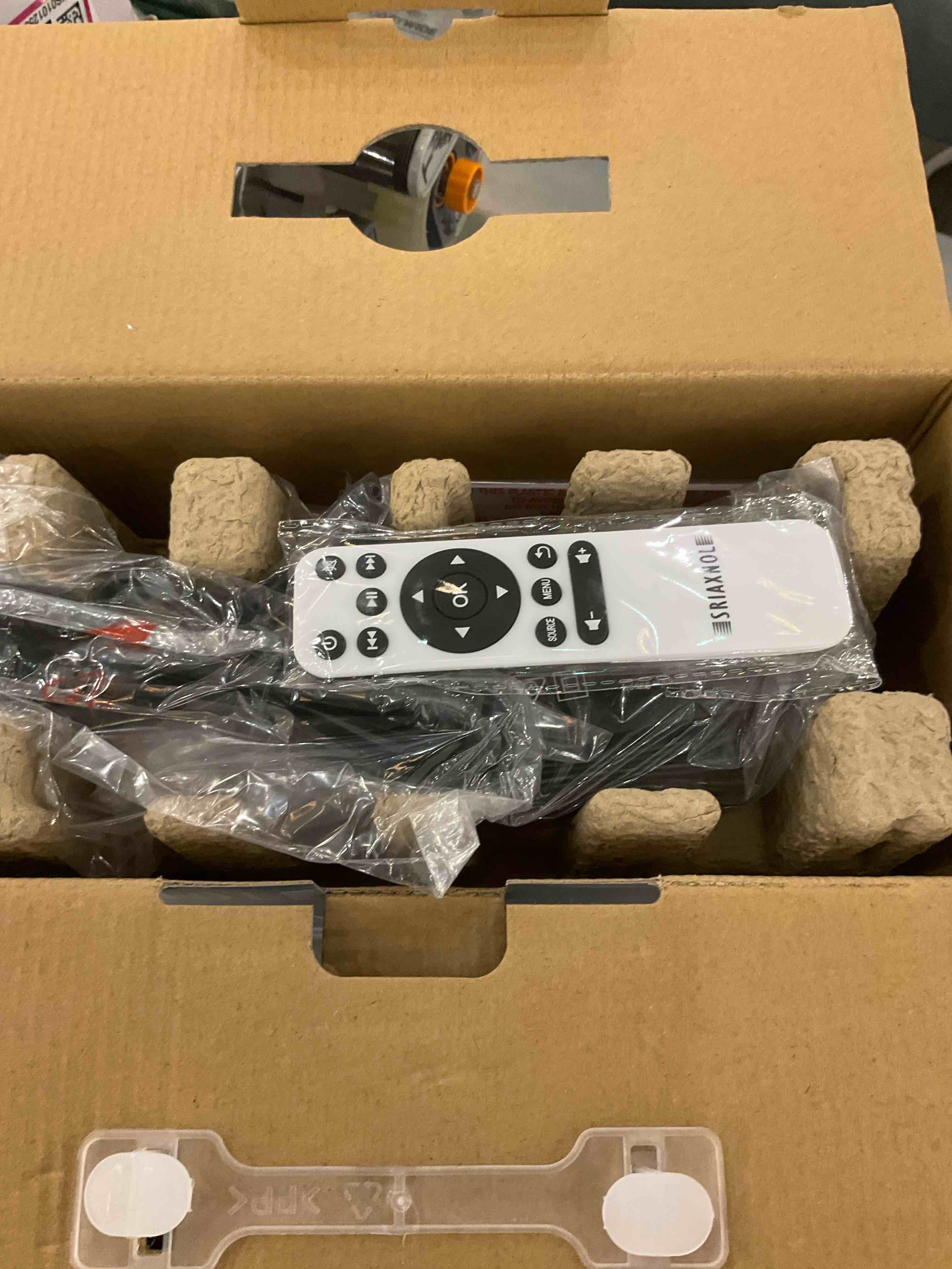 https://s3.amazonaws.com/lotting-images-prod/BargainHunt/EXS00658139_1707927573170.jpeg