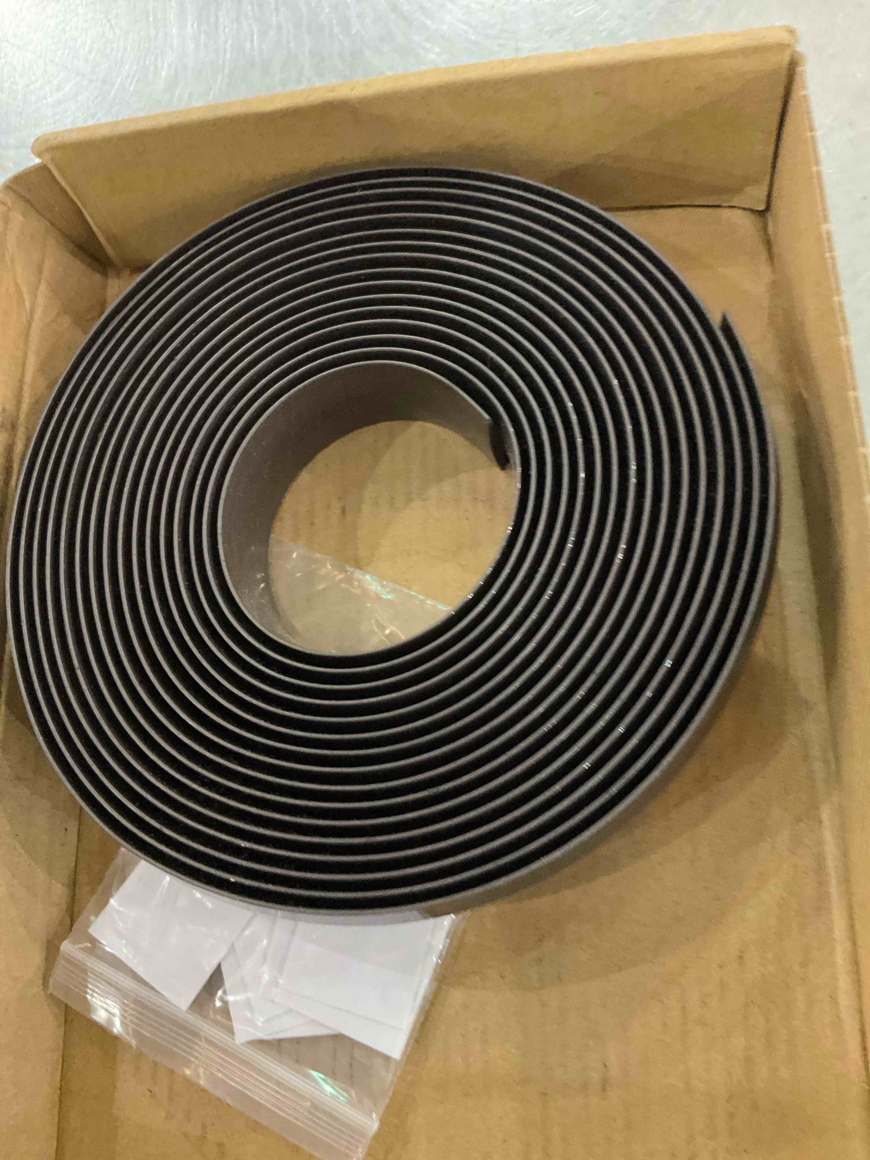 https://s3.amazonaws.com/lotting-images-prod/BargainHunt/EXS00658173_1708099024041.jpeg