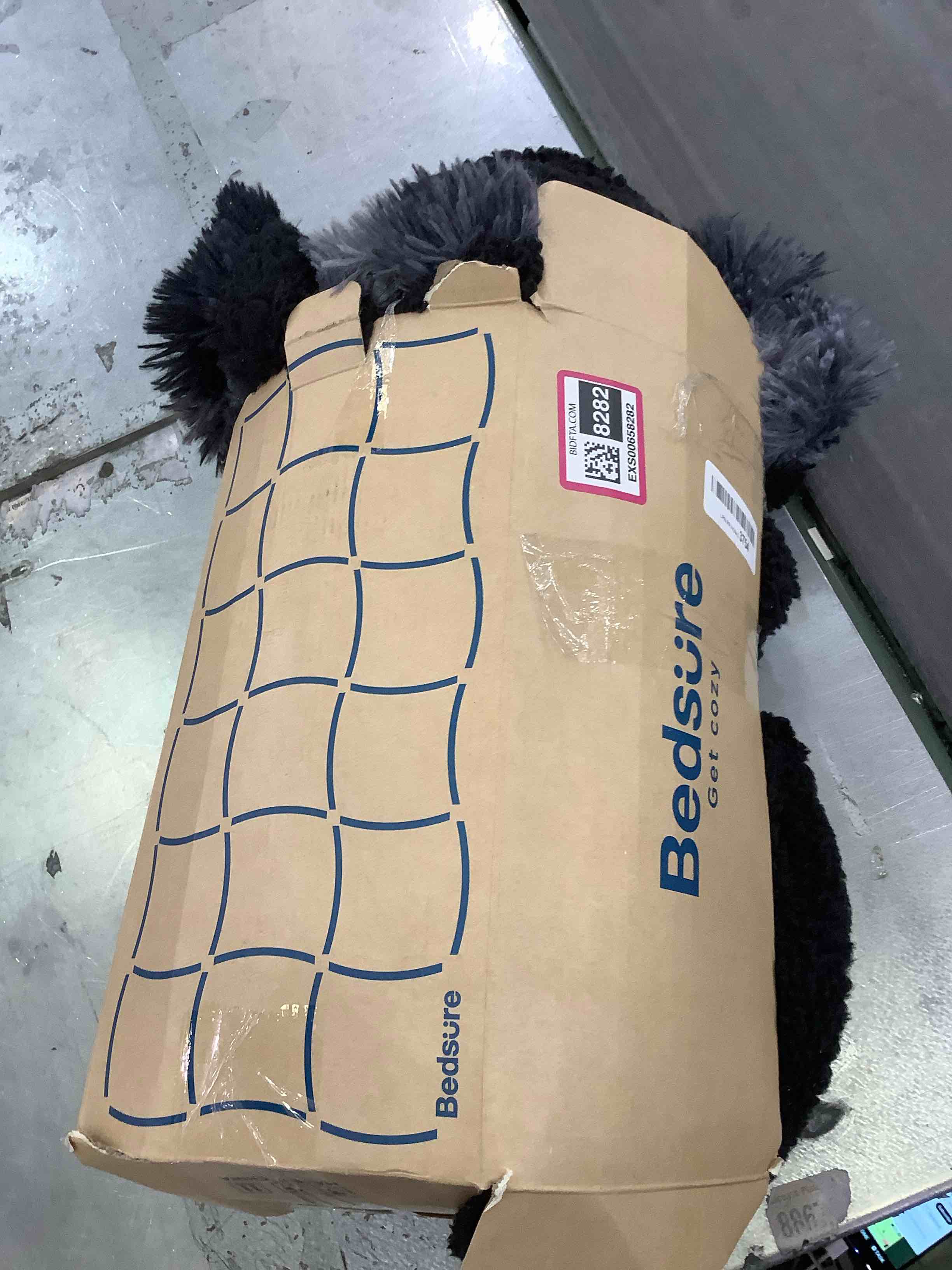 https://s3.amazonaws.com/lotting-images-prod/BargainHunt/EXS00658282_1708458724543.jpeg